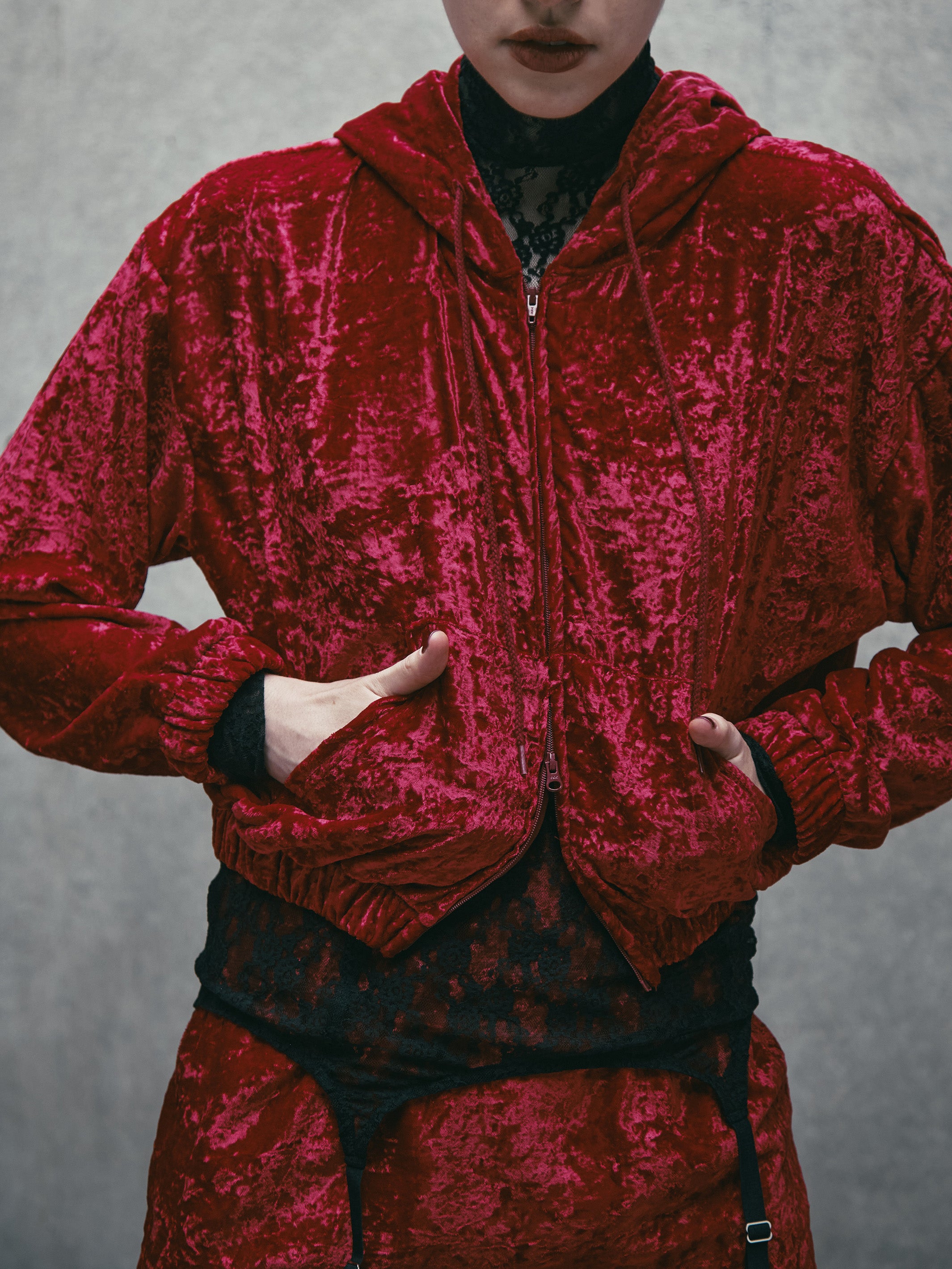 CRUSHED VELVET ZIP-UP CROPPED HOODIE
