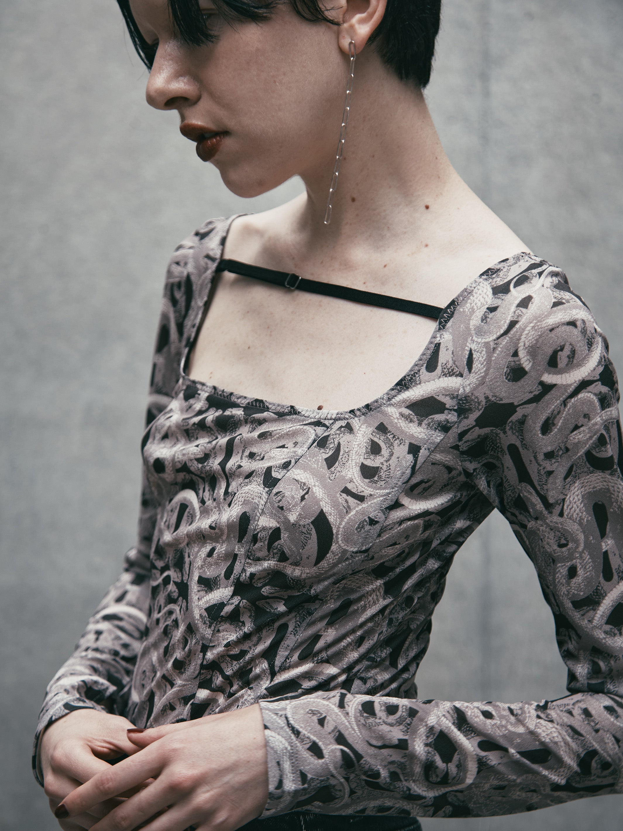 ALL OVER PRINT FLONT STRAP BODY SUIT TOP