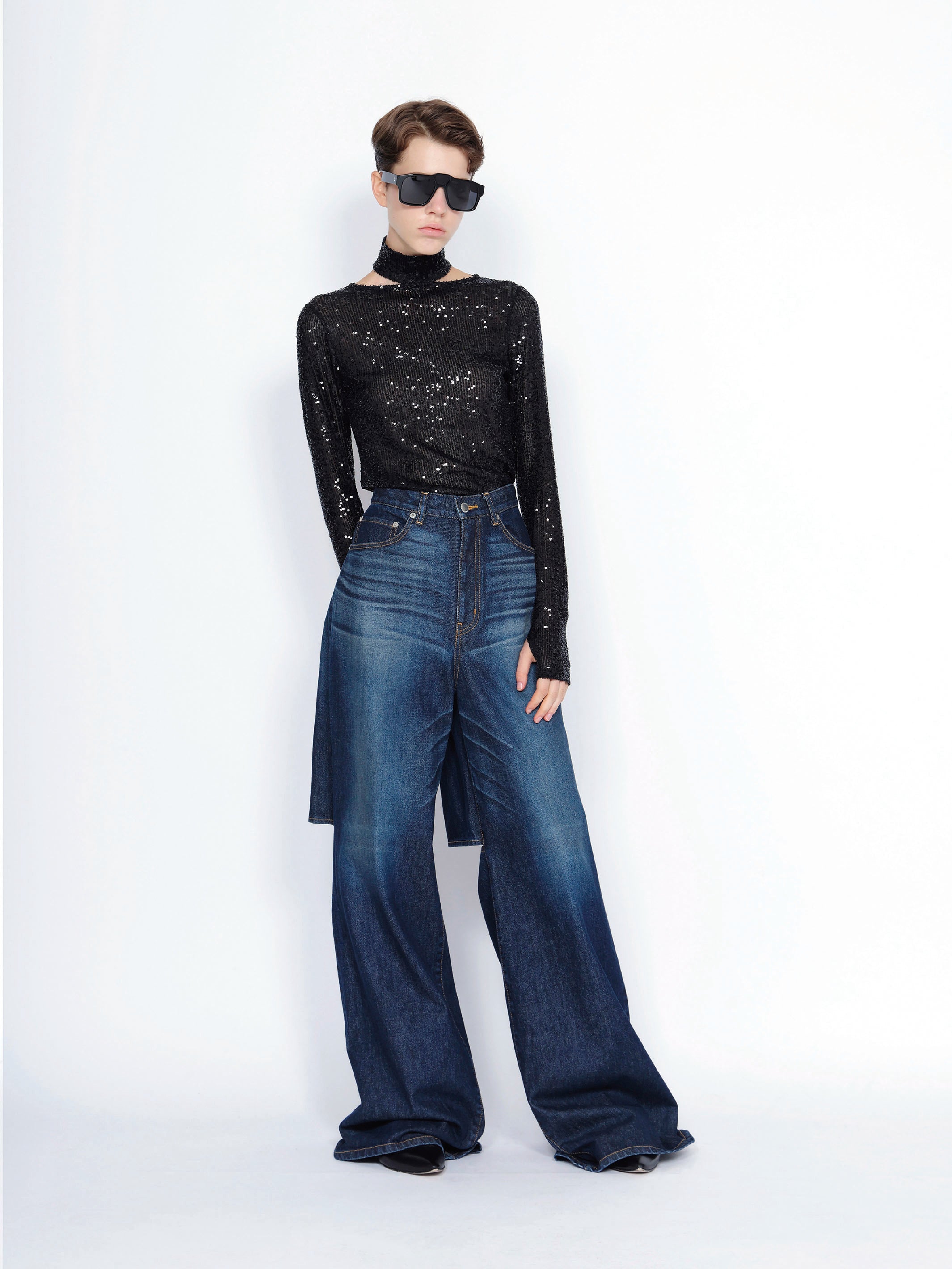 Spangle Cut Out Hi-Neck TOP