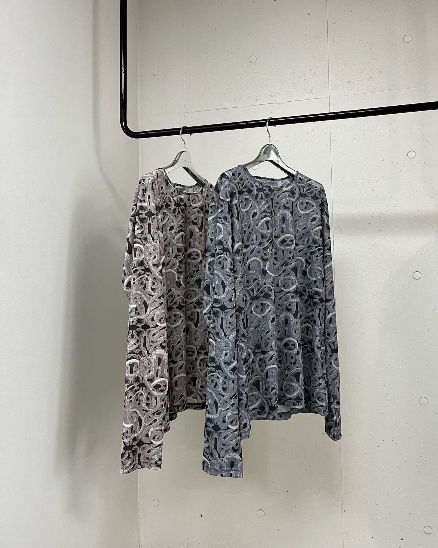 ALL OVER PRINT CREW NECK TOP | BEIGE