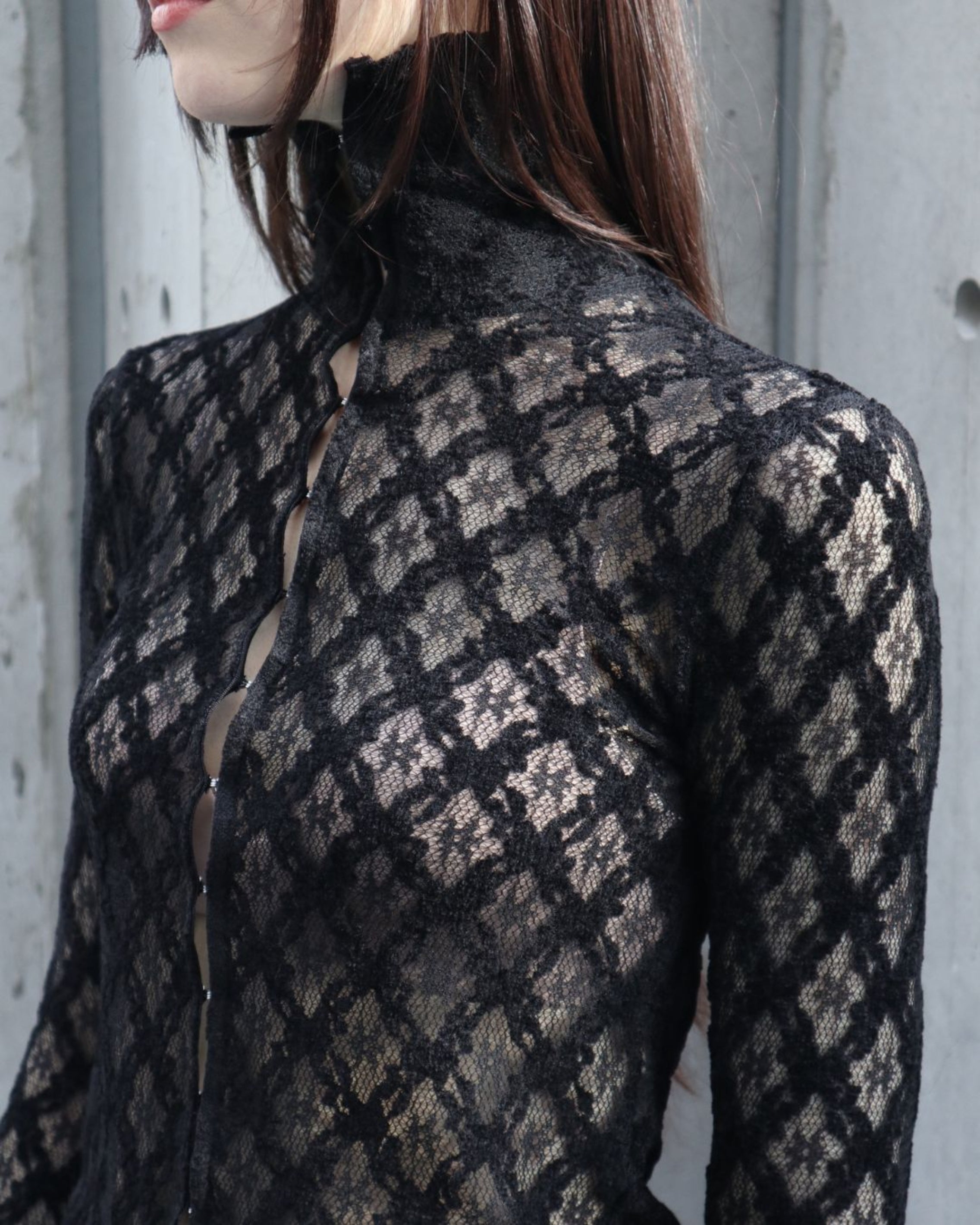 LACE HI NECK TOP