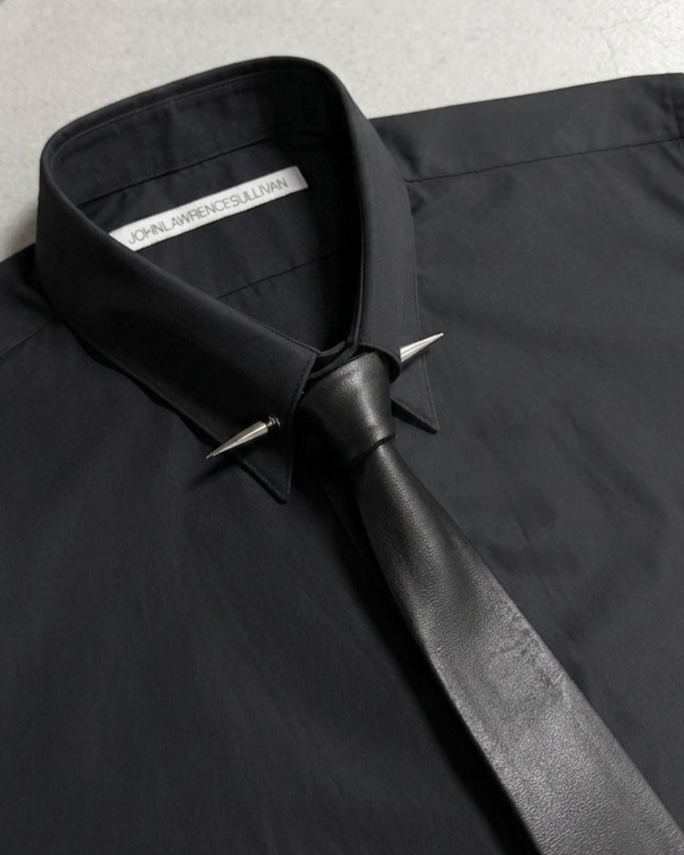 LEATHER NECK TIE