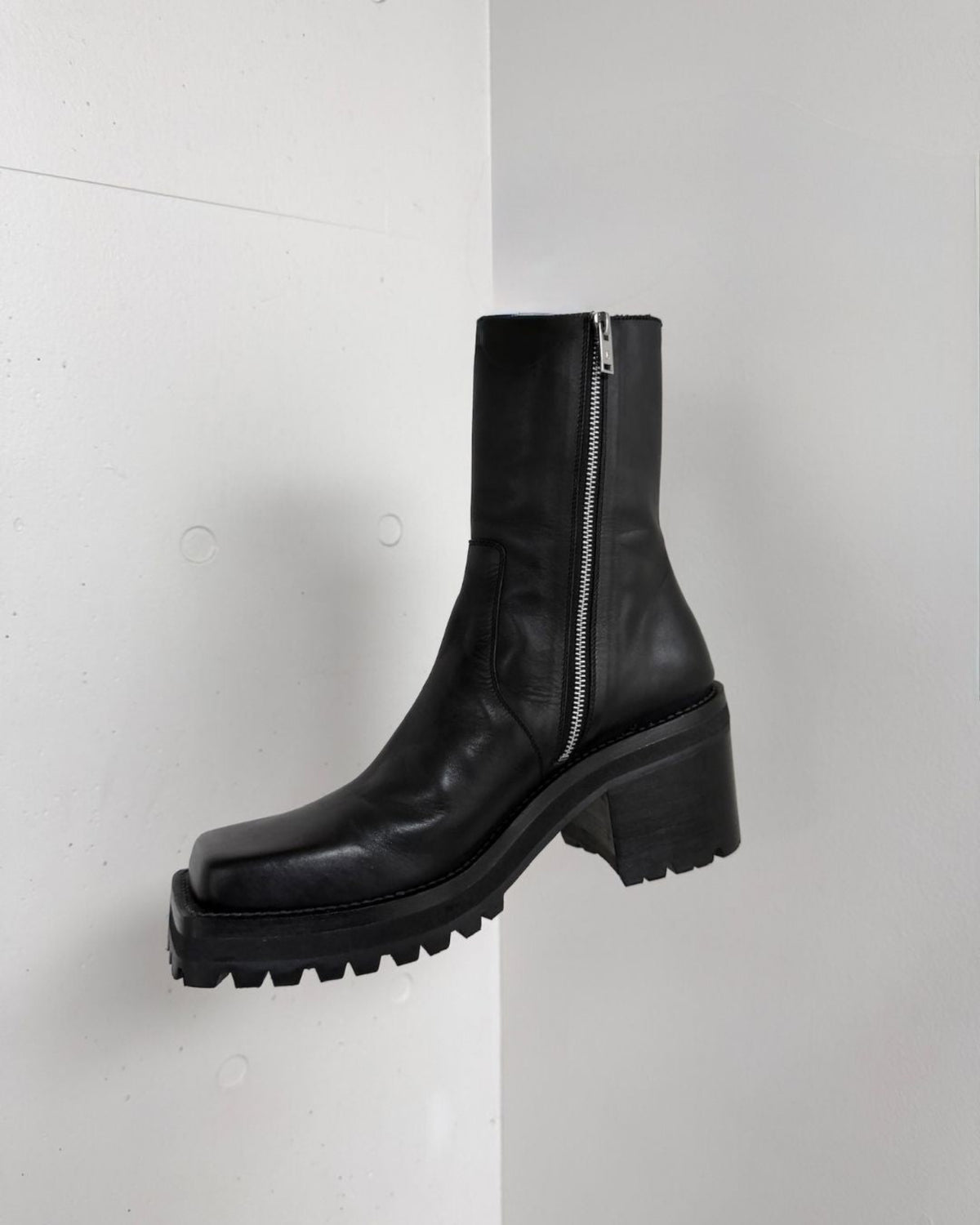 MONSTER BOOTS