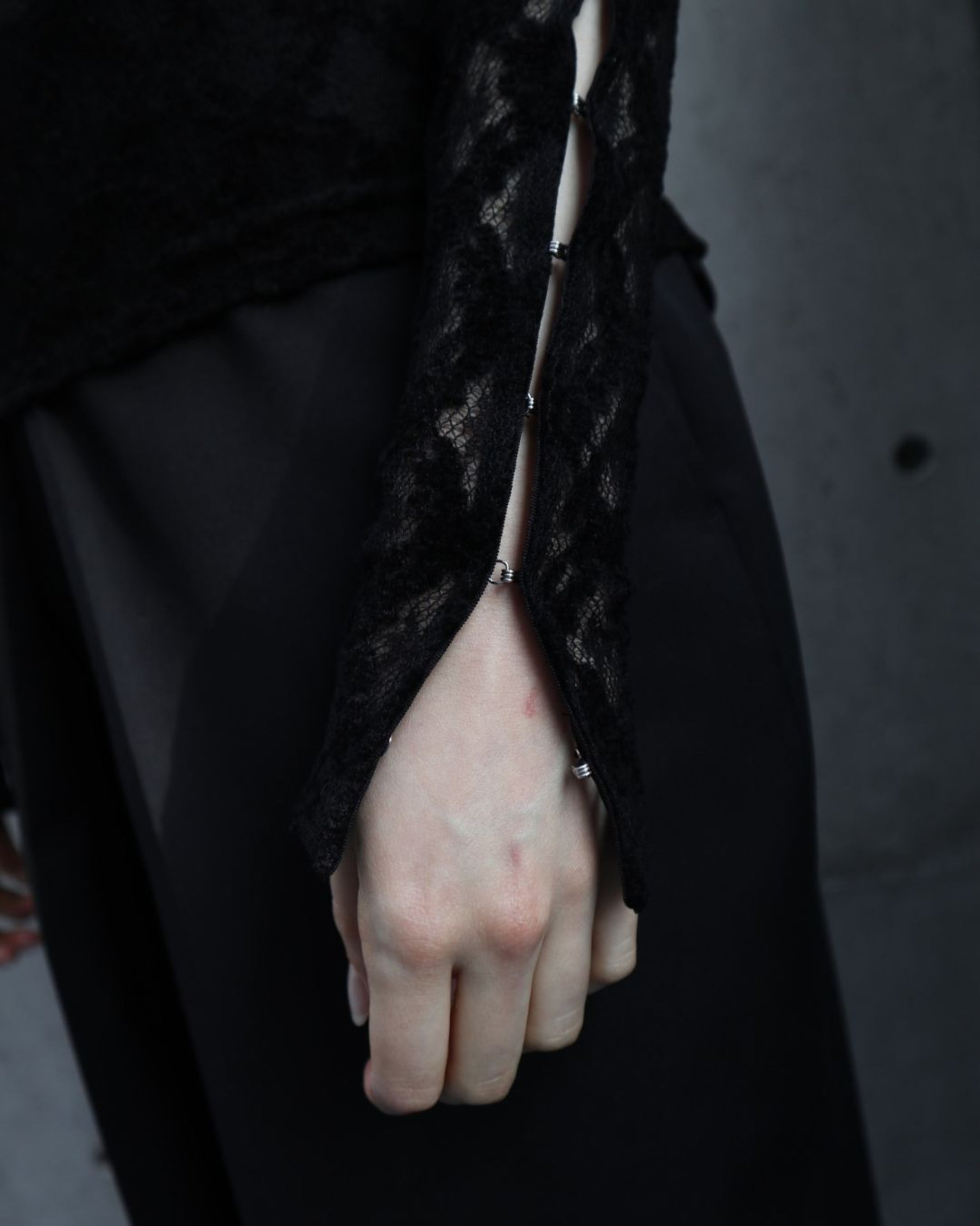 LACE BOAT NECK TOP