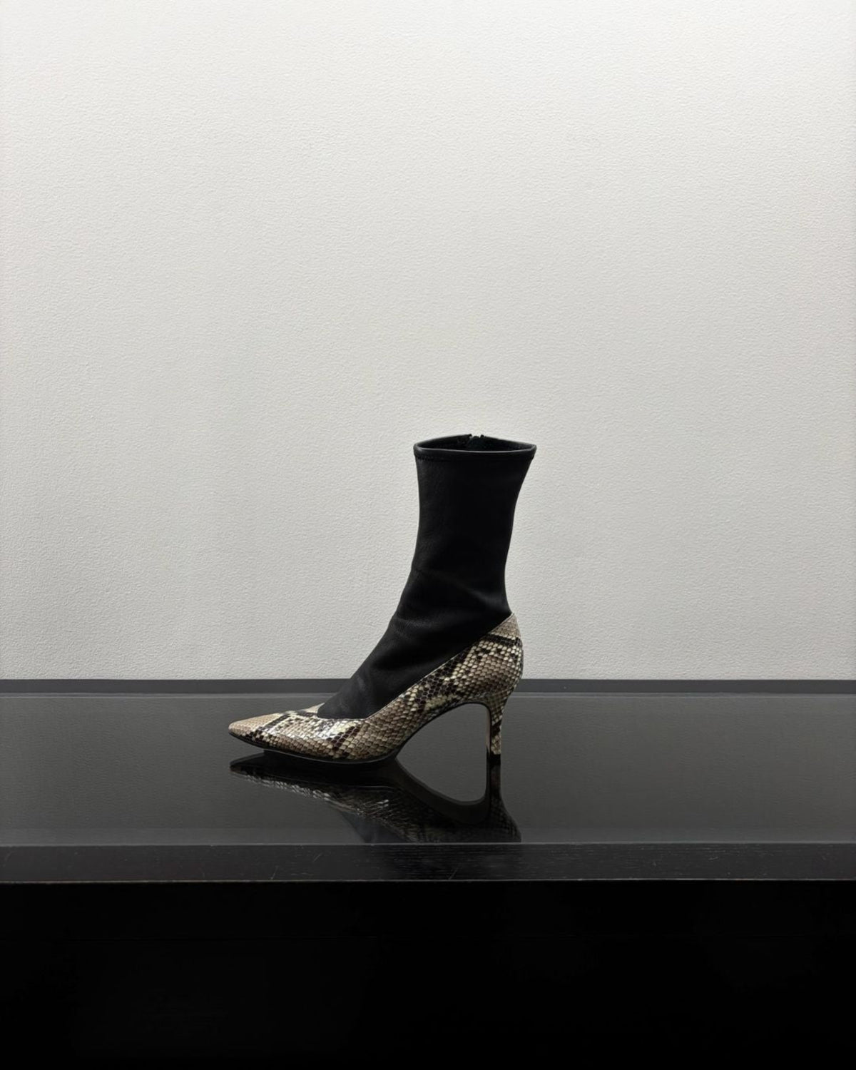 CUT OFF SOLE BOOTS | PYTHON
