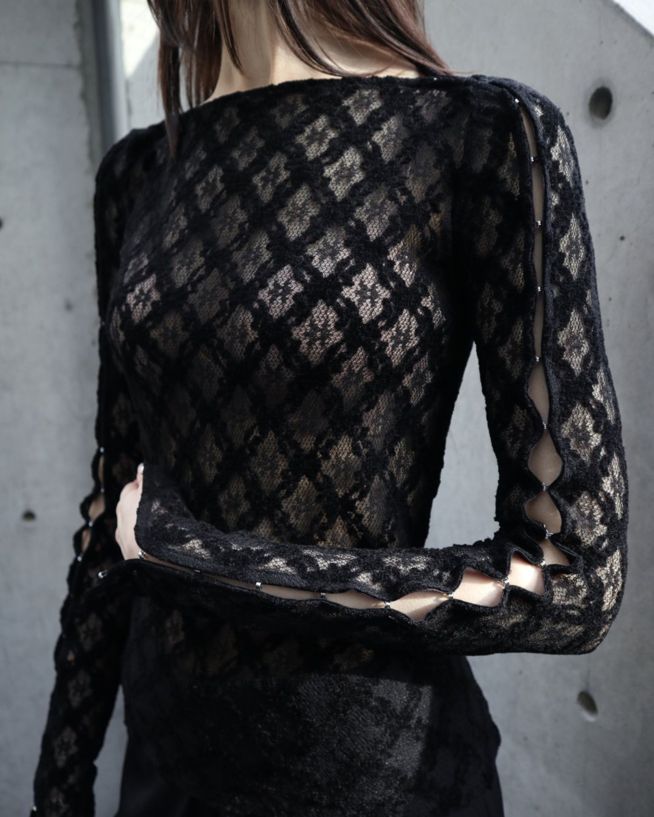 LACE BOAT NECK TOP