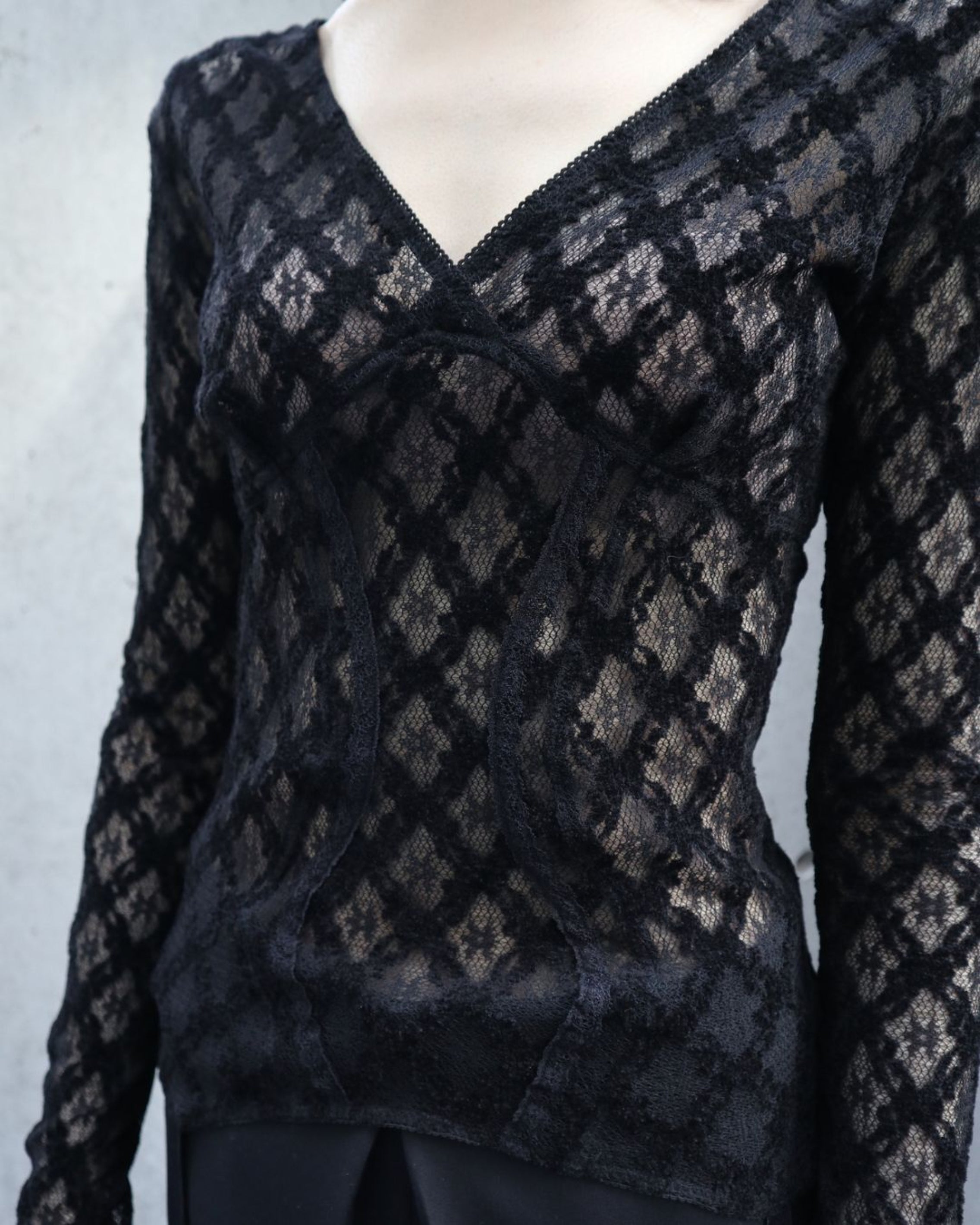 LACE TOP