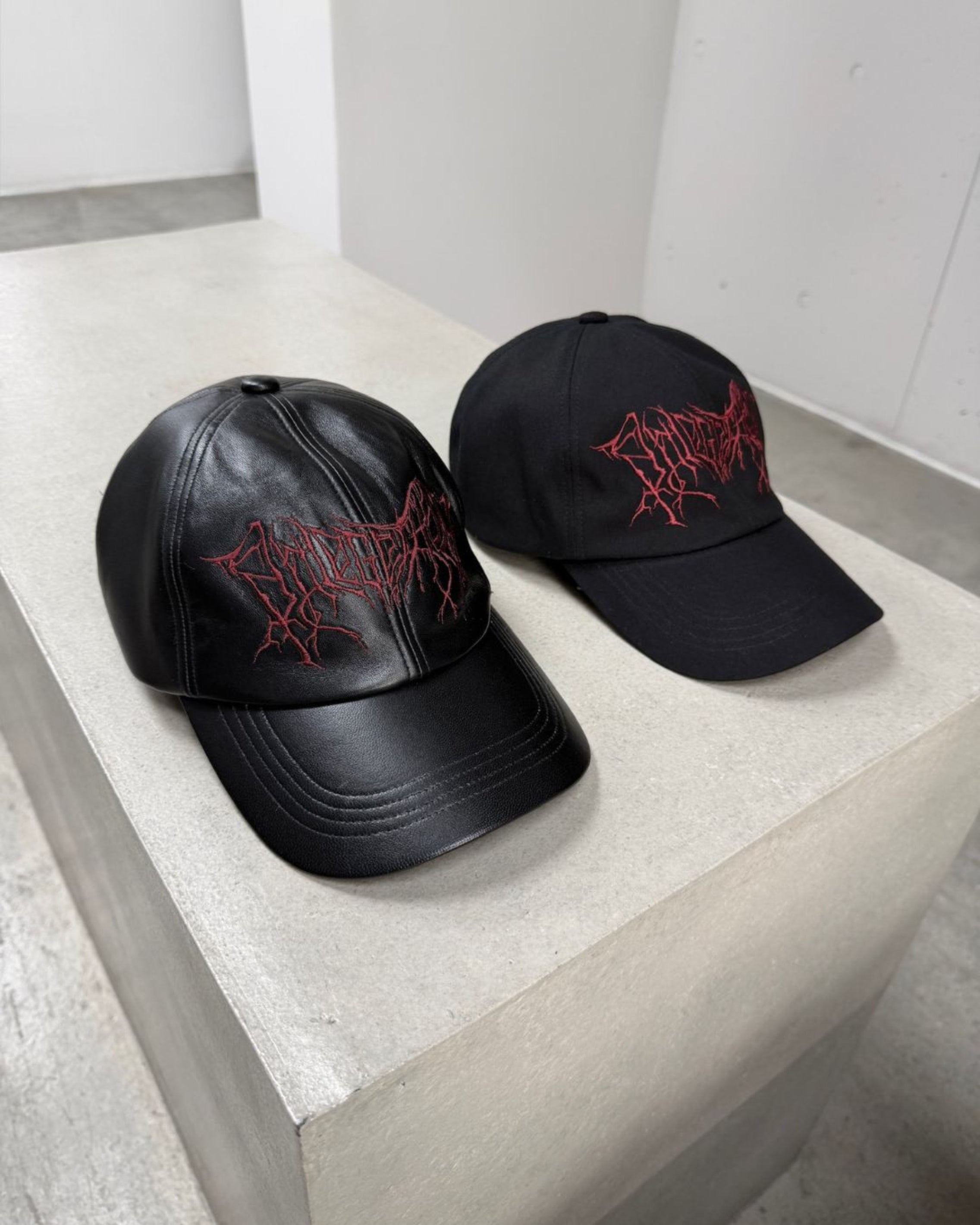 EMBROIDERED CANVAS CAP