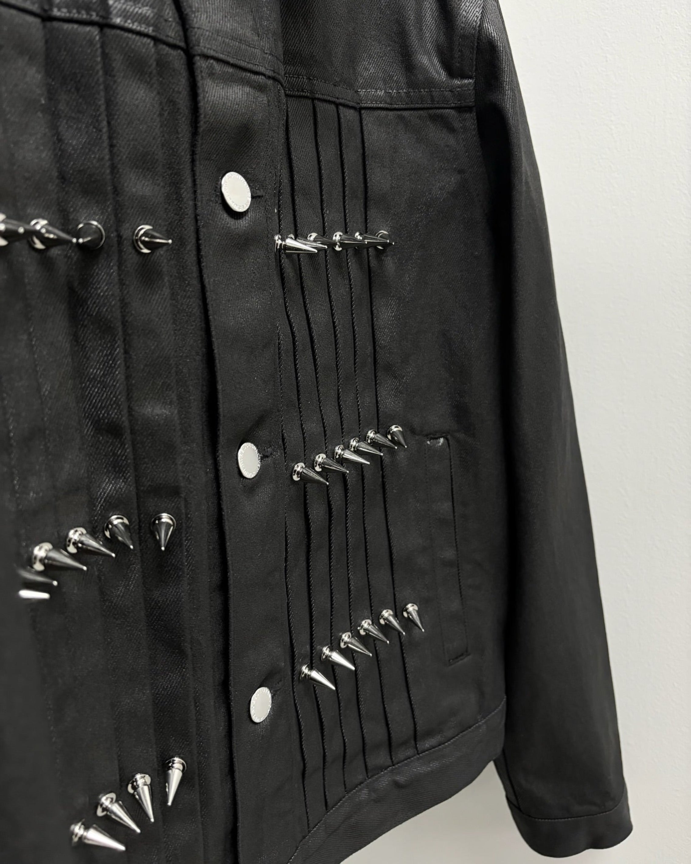WASHED DENIM STUDDED JACKET