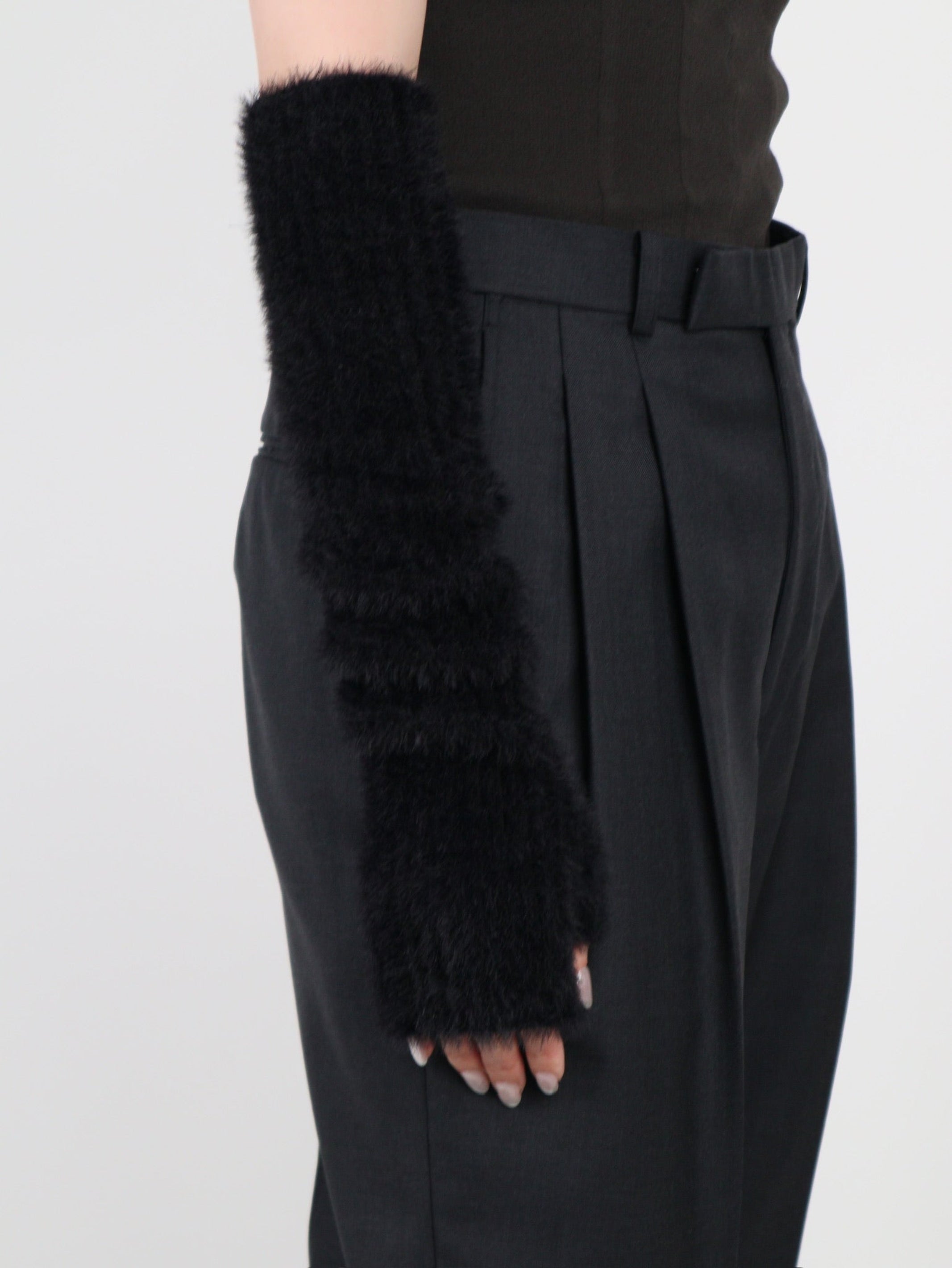 RIBBED SHAGGY FINGERLESS KNIT GLOVES