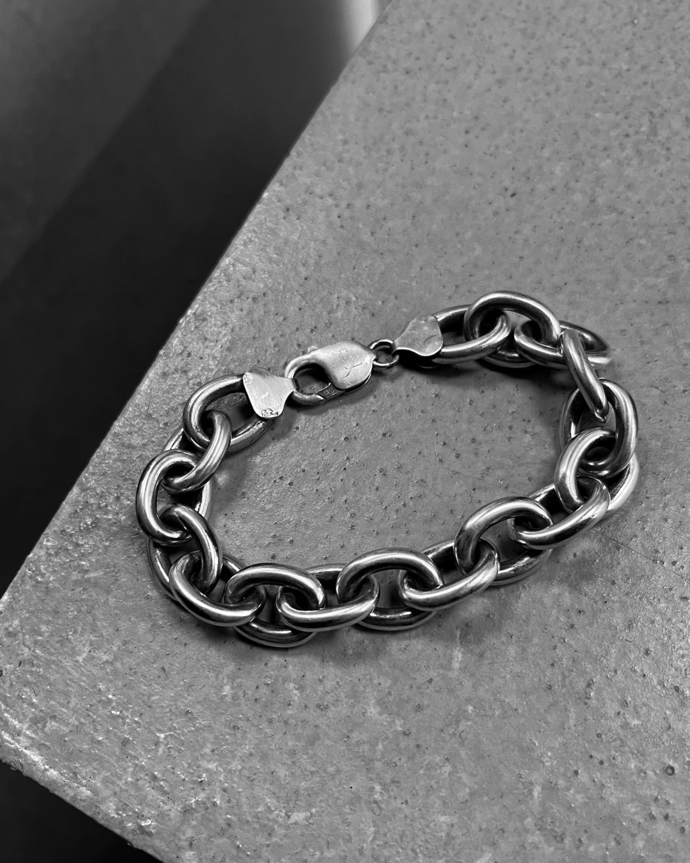 SINGLE OVAL LINK CHAIN BRACELET SINGLE OVAL LINK CHAIN BRACELET
