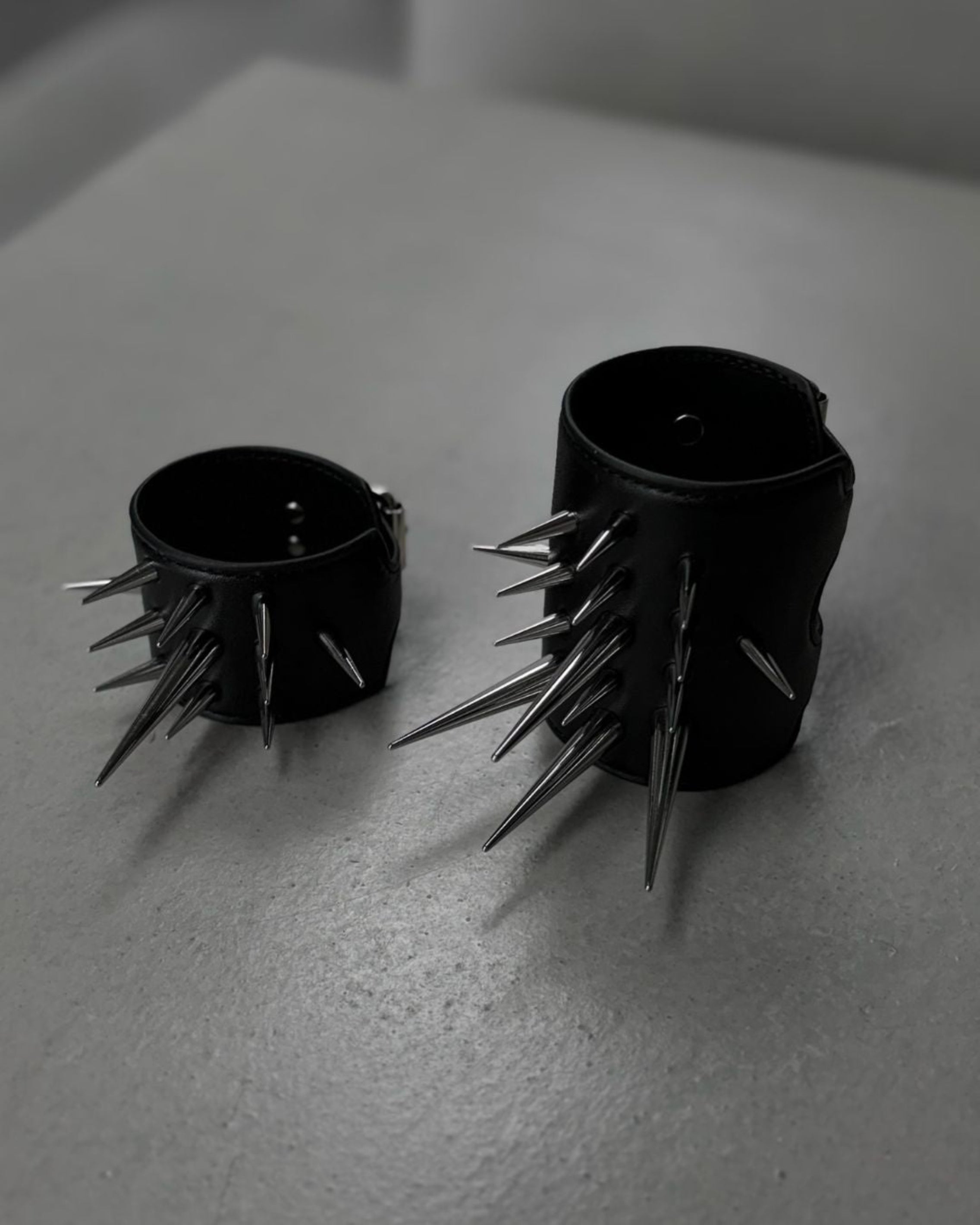 STUDDED LEATHER BANGLE