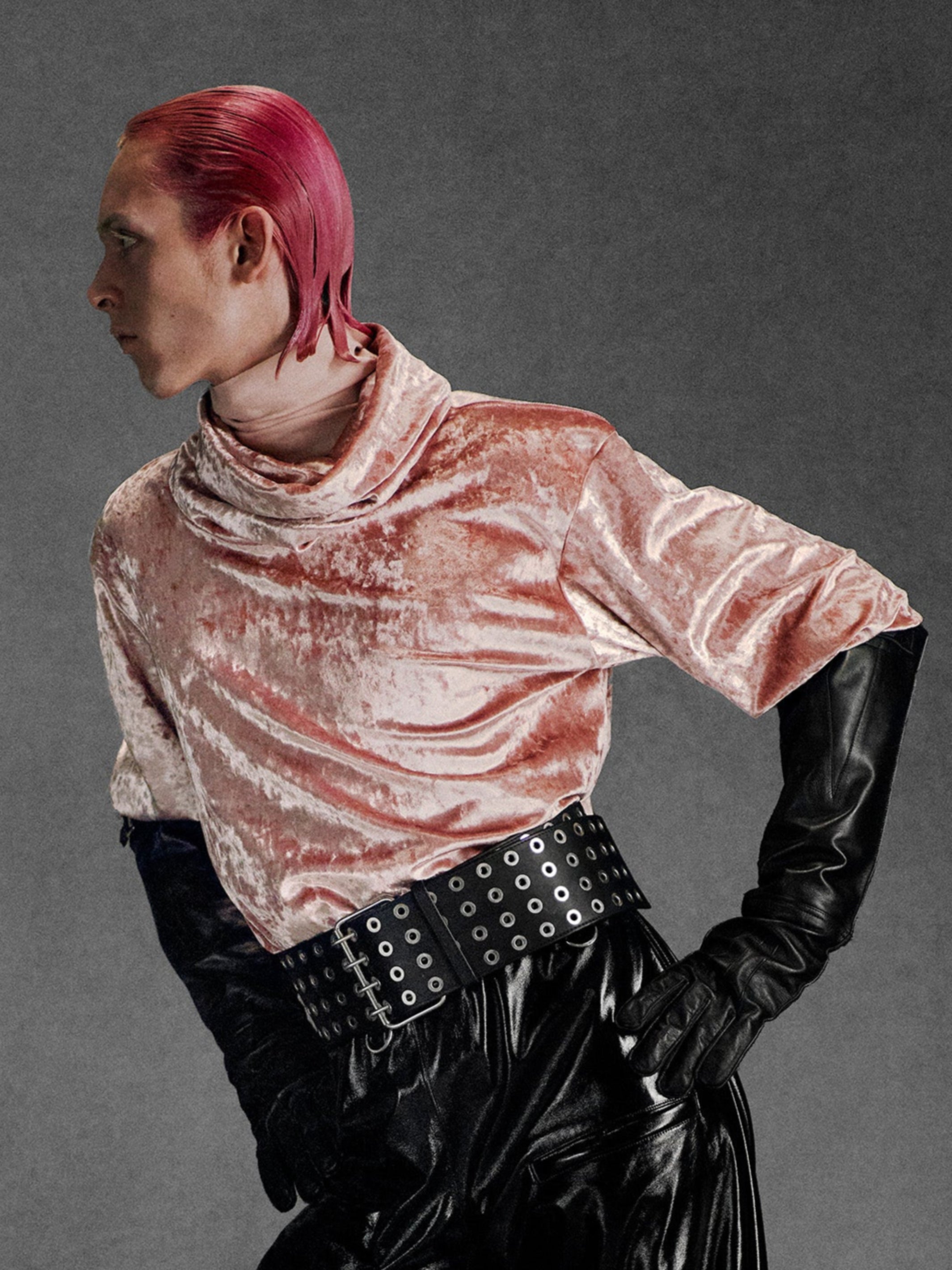 CRUSHED VELOUR TURTLE NECK TOP