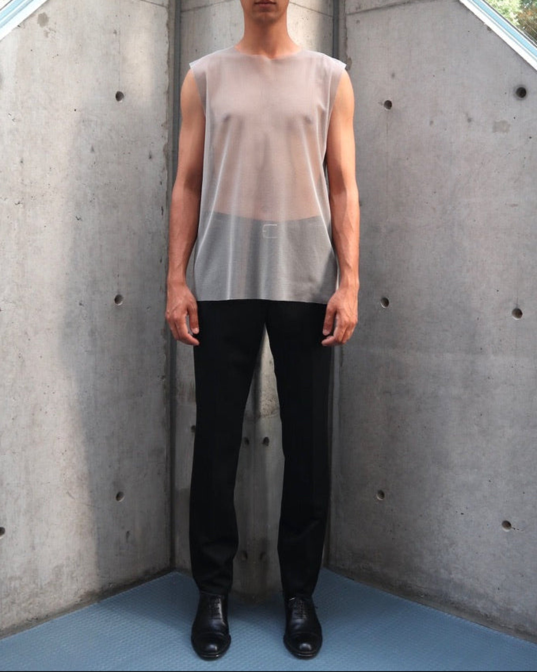 NET TULLE SLEEVELESS TOP
