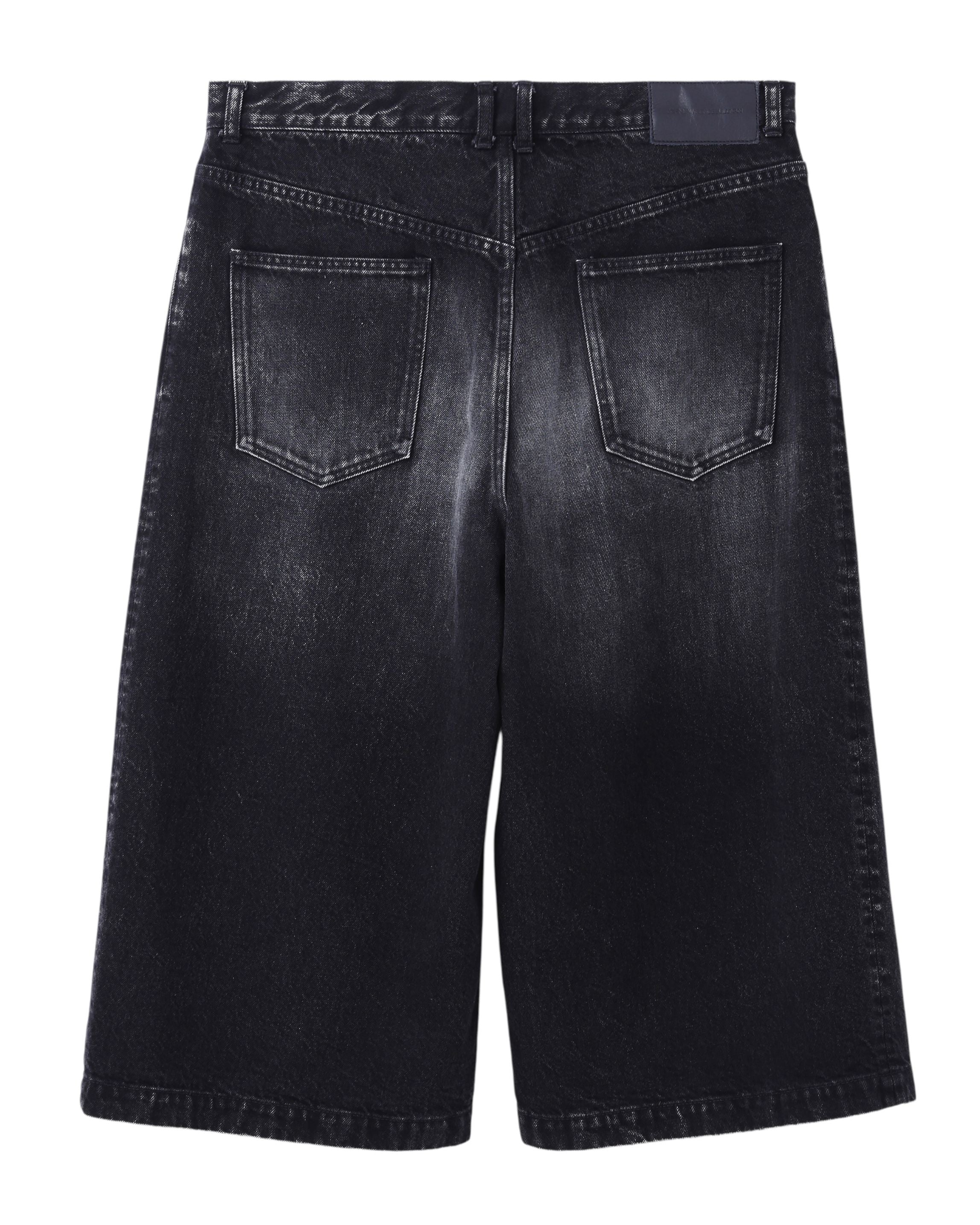 WASHED DENIM TUCKED WIDE SHORTS