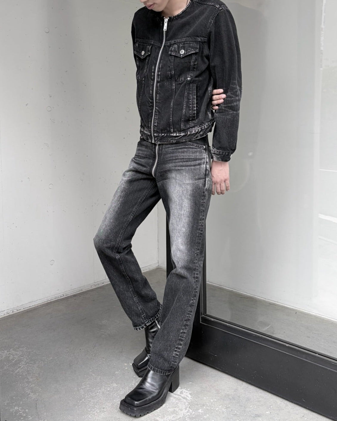 WASHED DENIM COLLARLESS JACKET