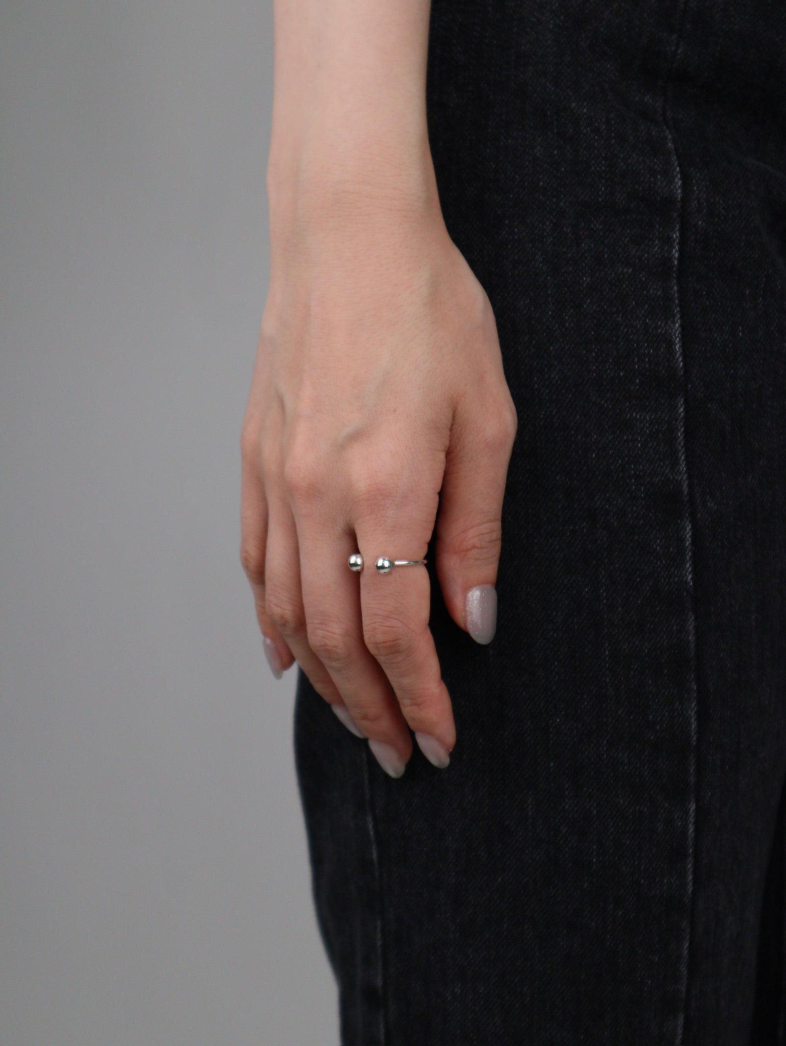 CIRCULAR BARBELL RING
