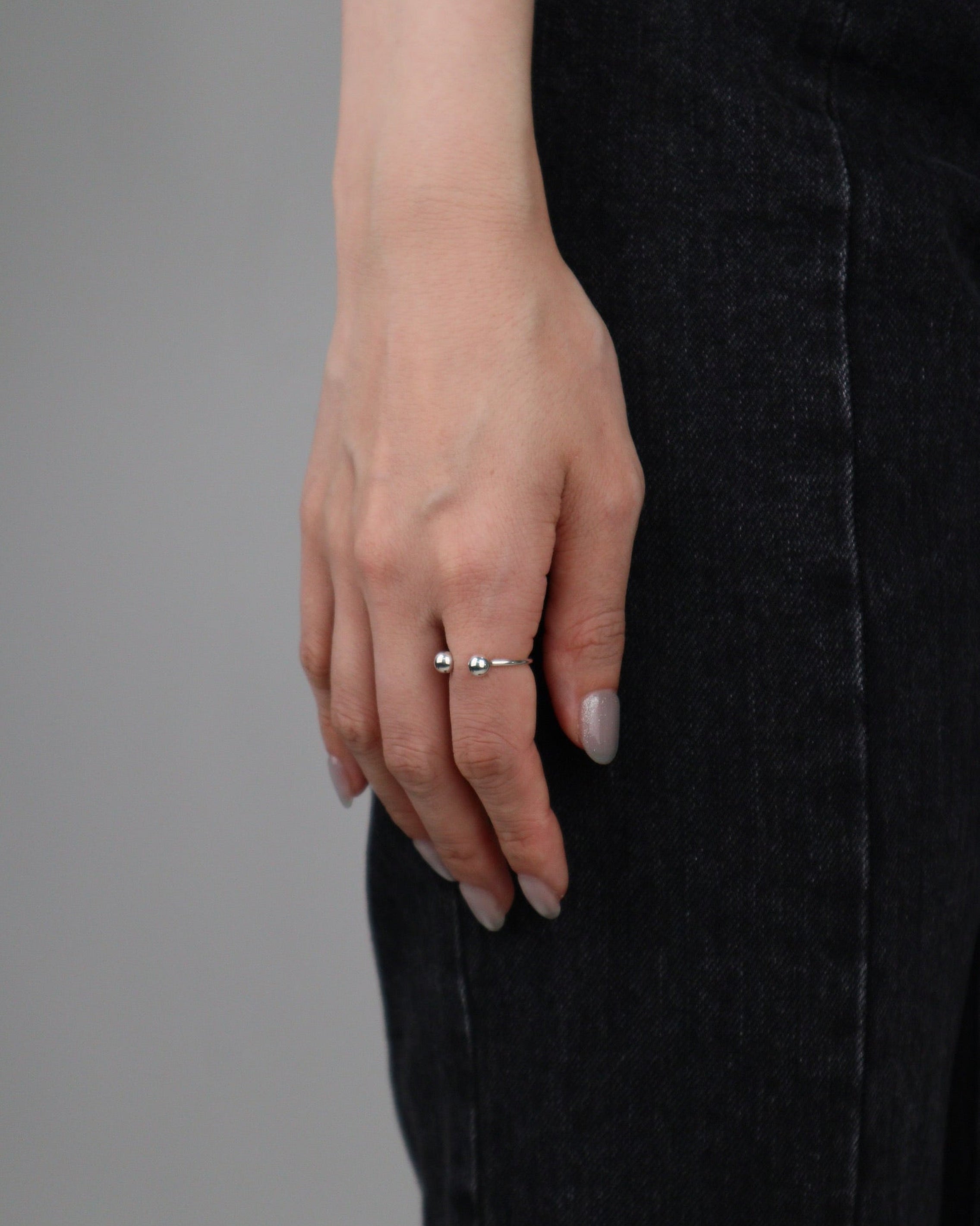 CIRCULAR BARBELL RING