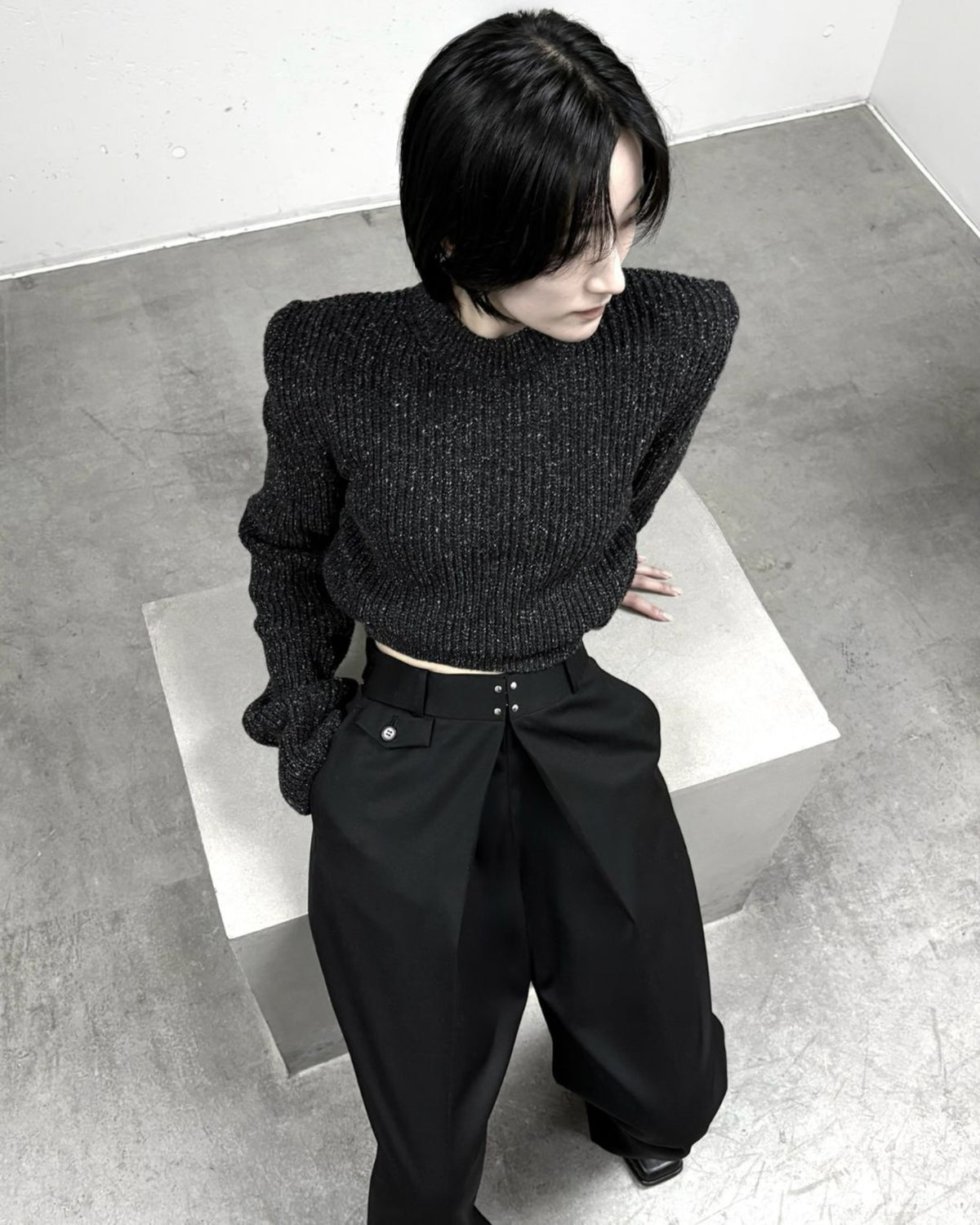 WOOL SILK POWER SHOULDER RIB KNIT SWEATER