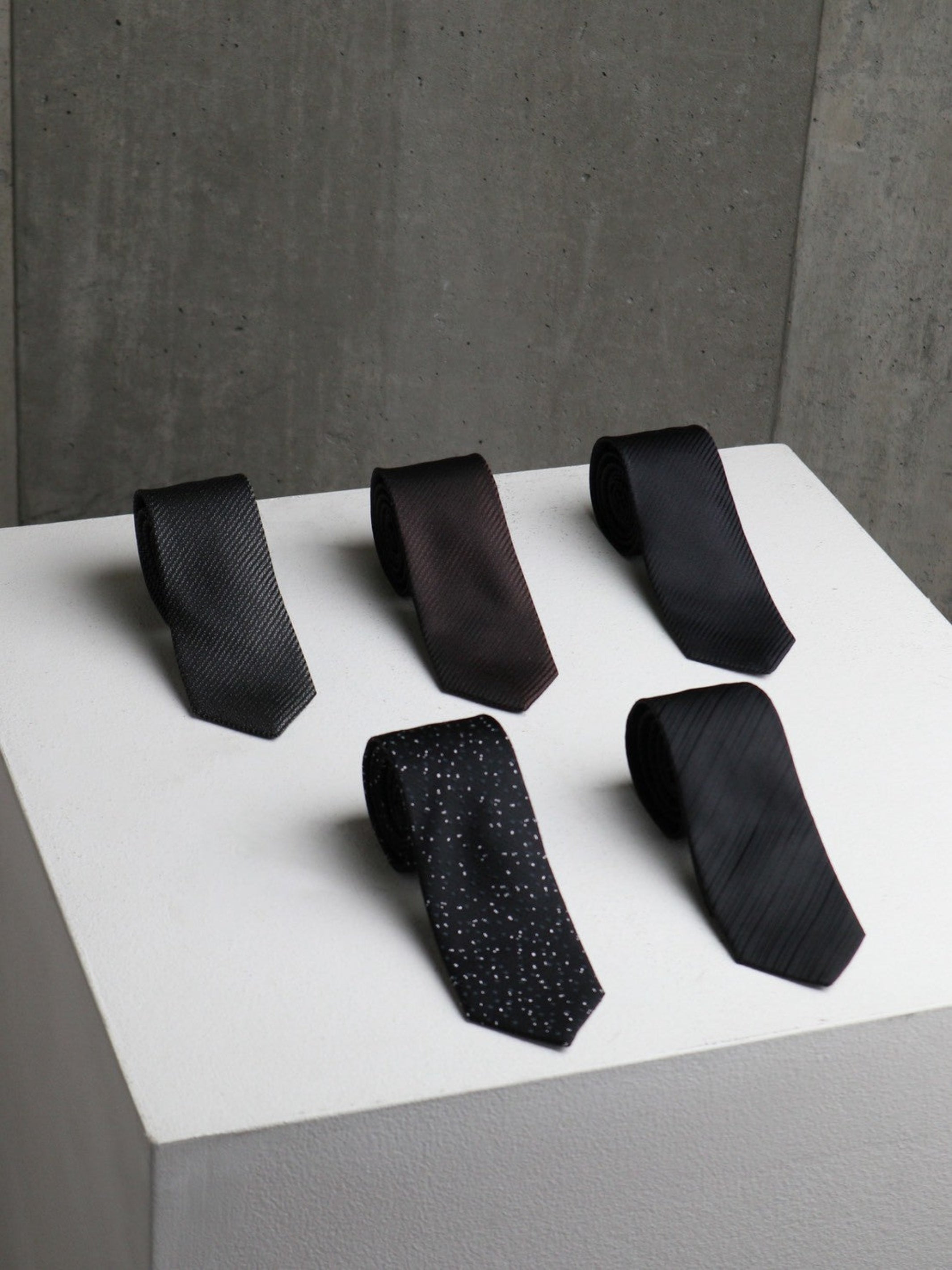 SHADOW REGIMENTAL NECK TIE