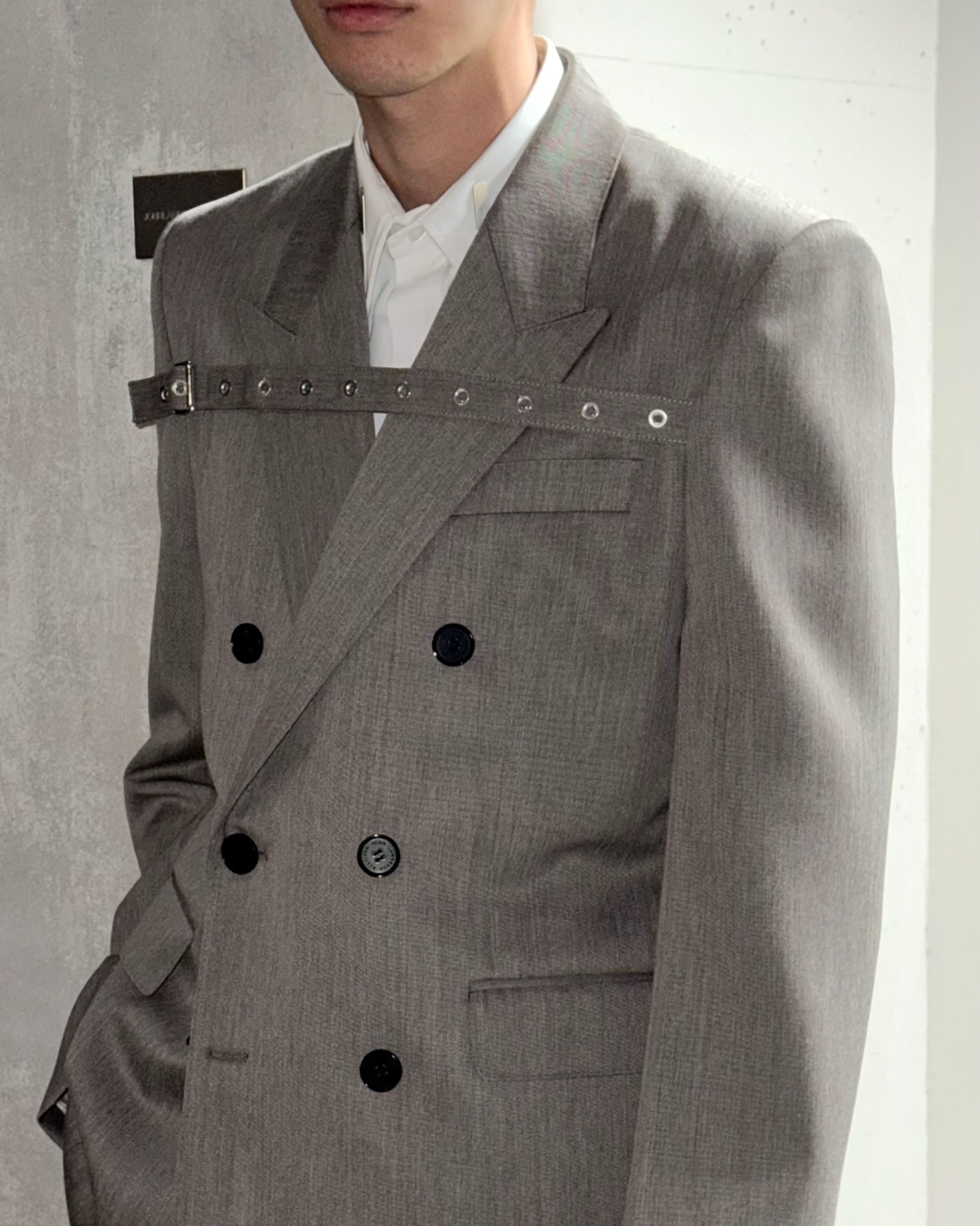 WOOL GABARDINE FRONT STRAP DOUBLE BREASTED JACKET