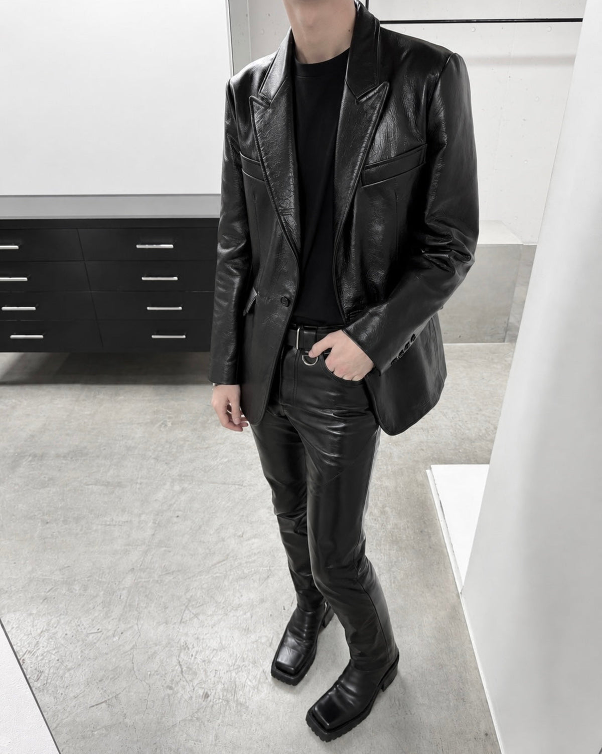 LEATHER STRAIGHT PANTS