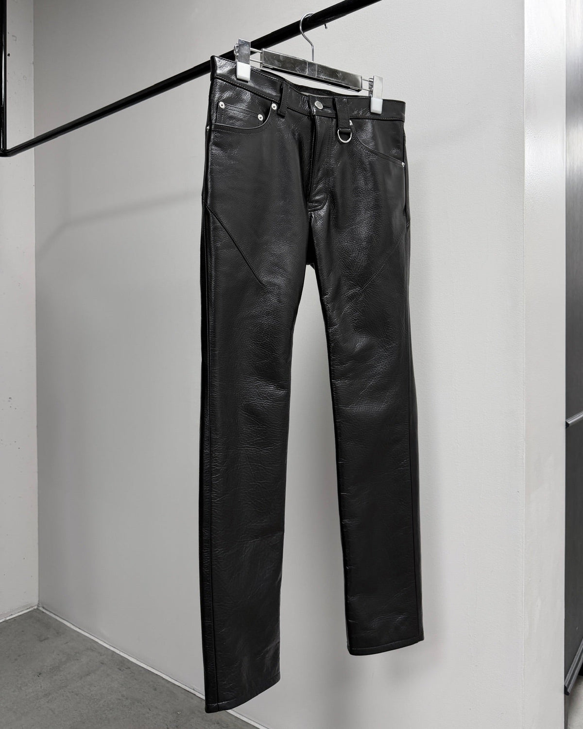 LEATHER STRAIGHT PANTS