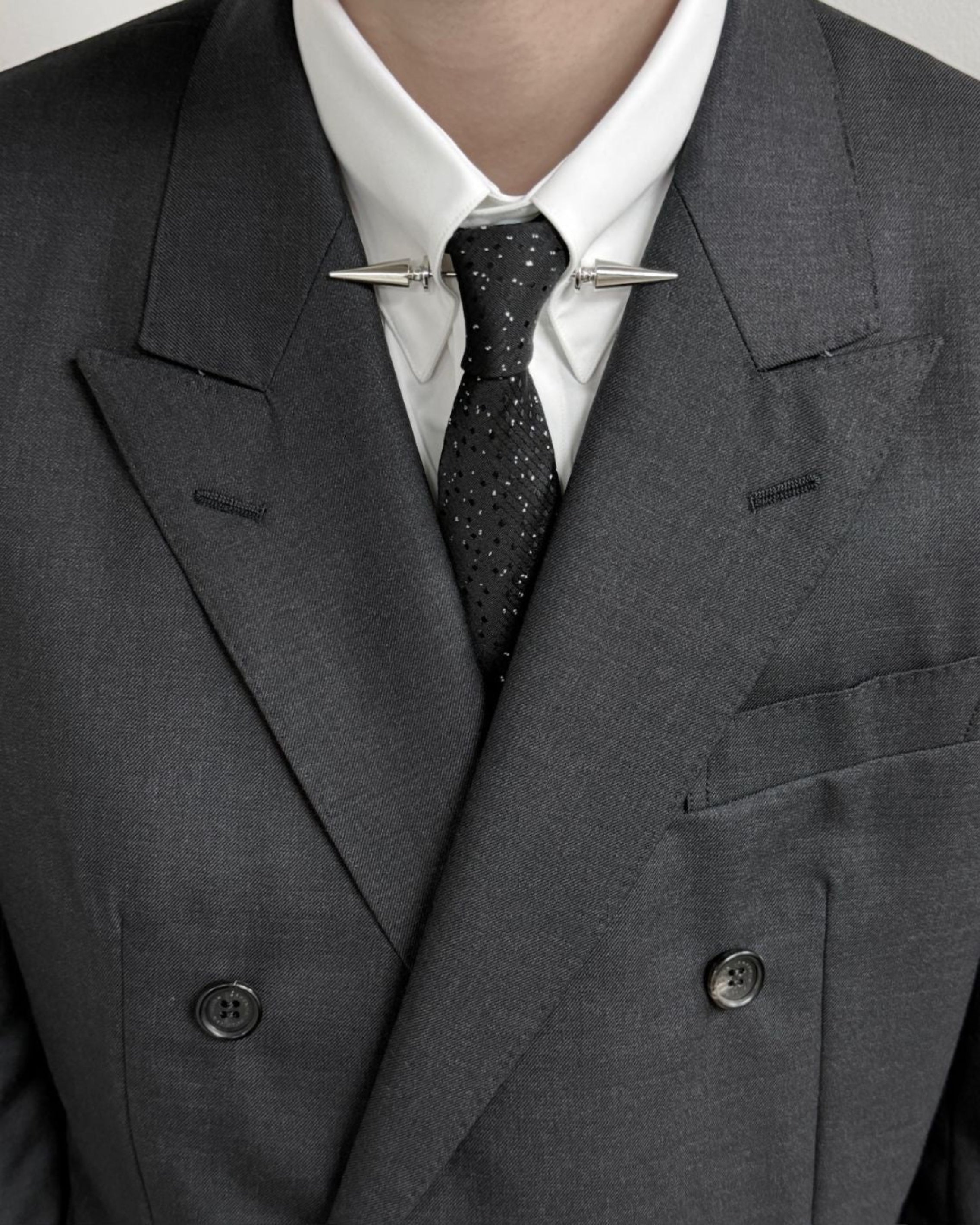 BROADCLOTH PIN-HOLE COLLAR SHIRT WITH STUD PIN