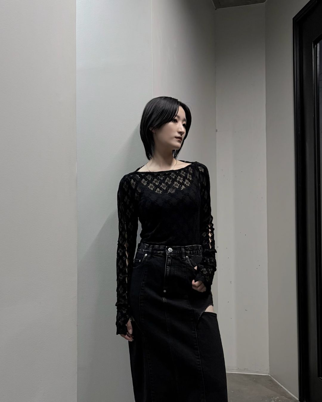 LACE BOAT NECK TOP