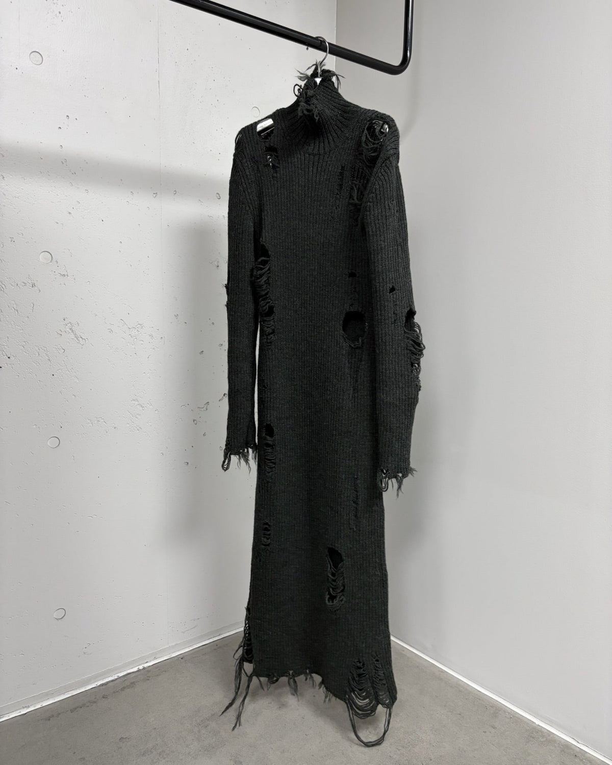 DAMAGED RIB KNIT DRESS