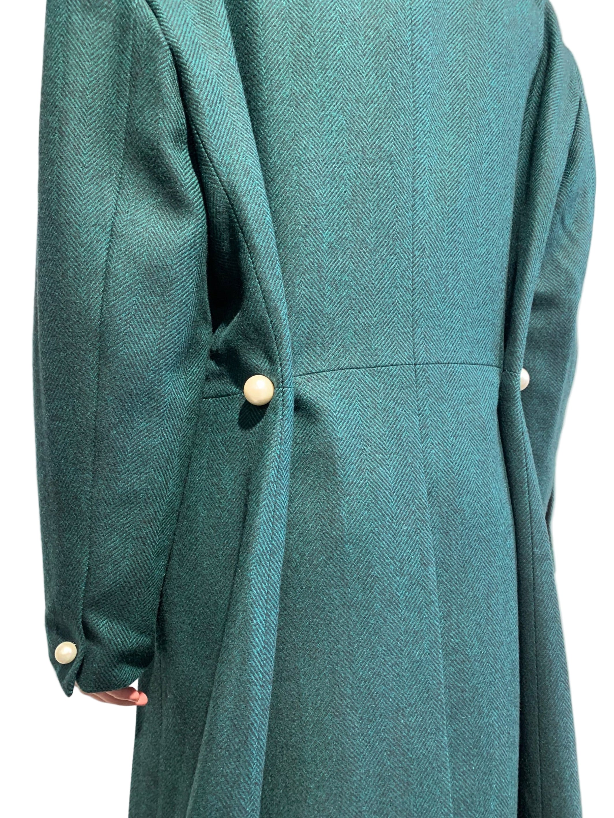 HERRINGBONE TWEED BACK SIDE TUCKED COAT