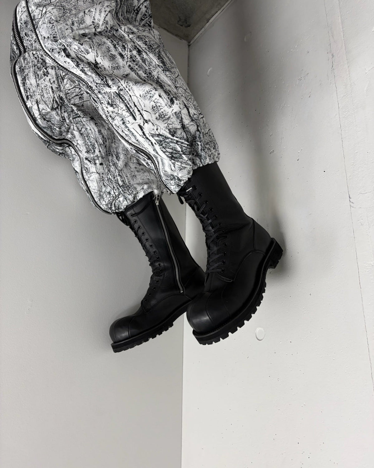 TREE CAMO ZIPPED CARGO PANTS