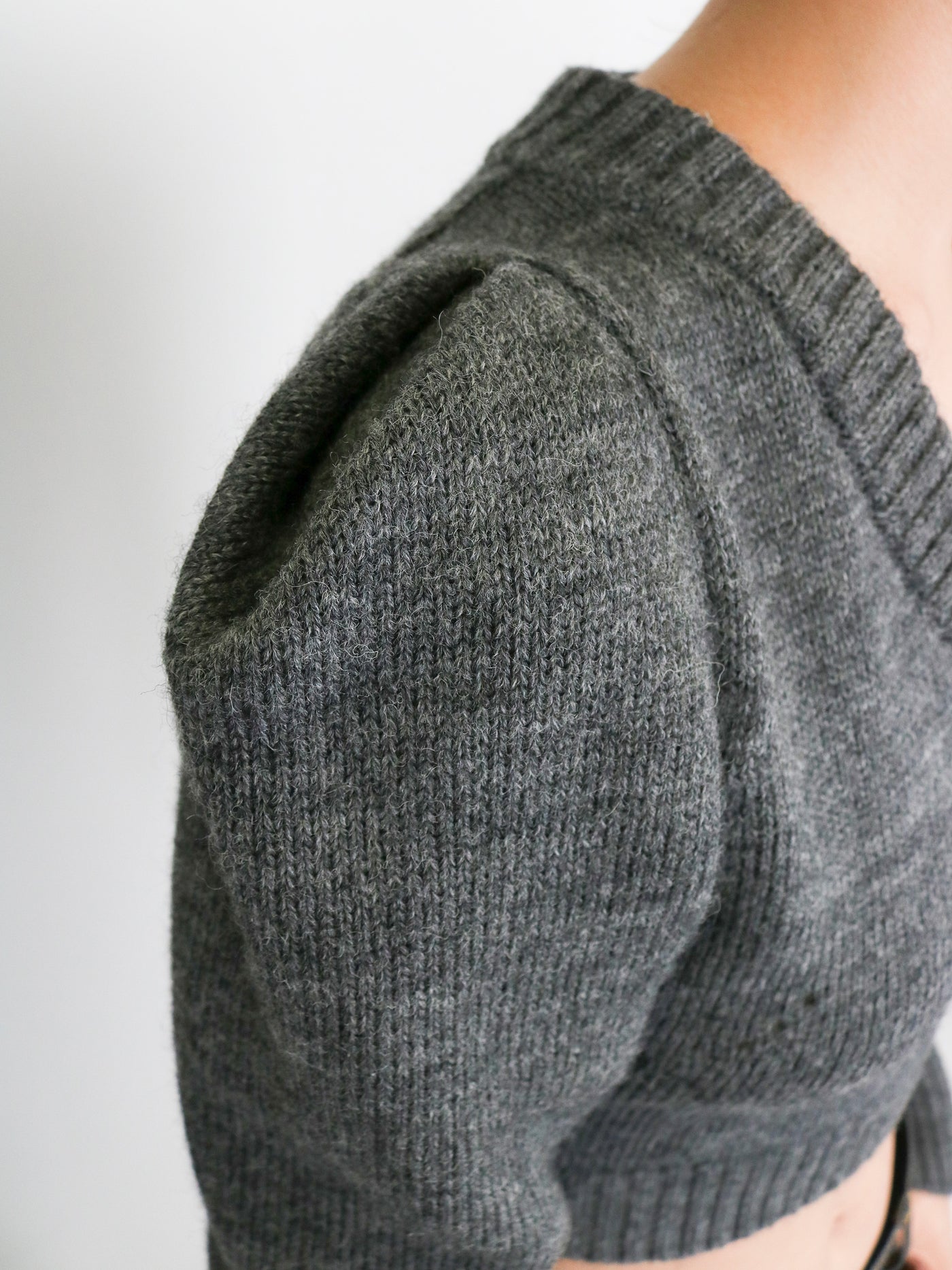 RIB TUCKED SHOULDER SWEATER