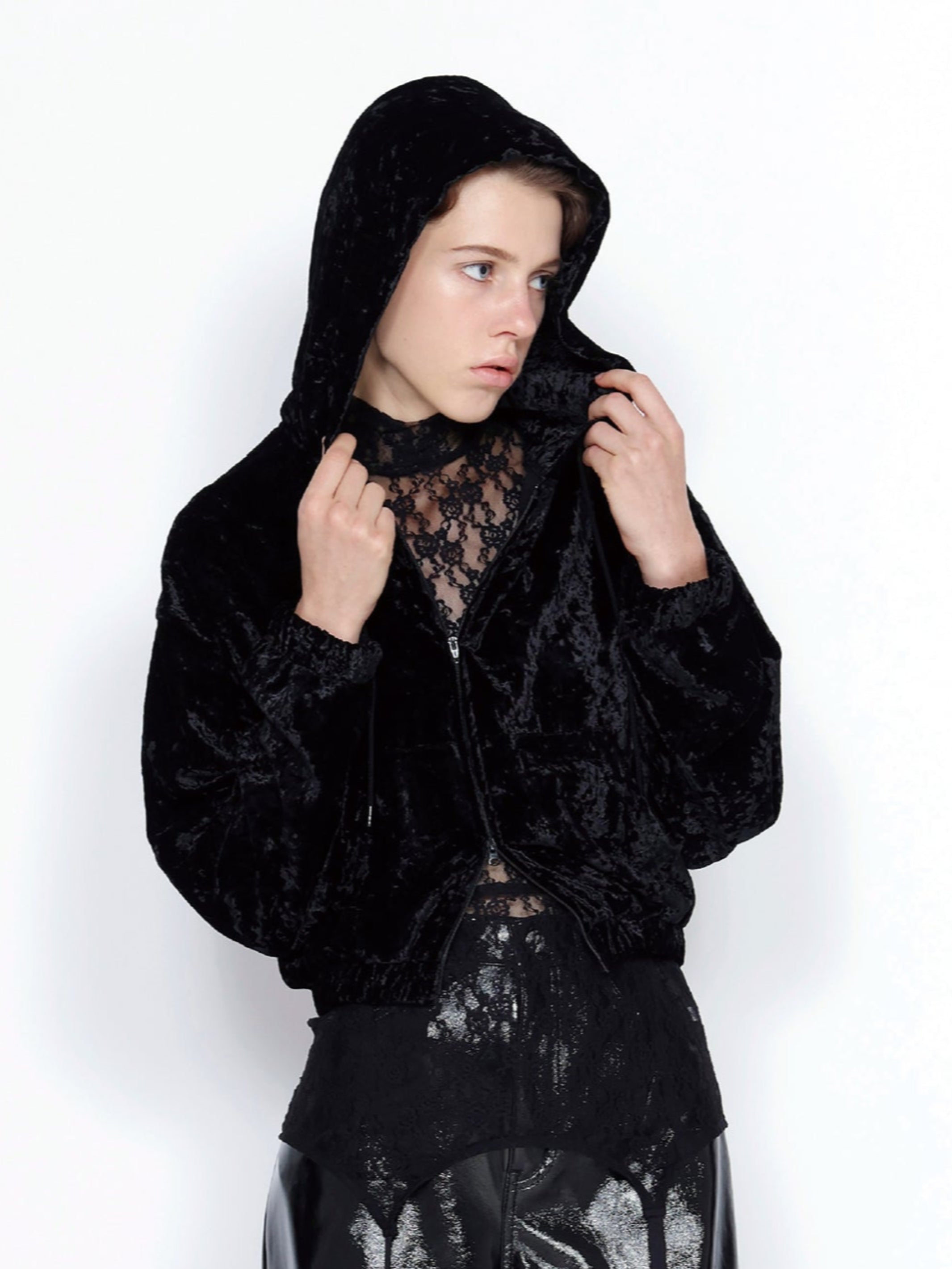 CRUSHED VELVET ZIP-UP CROPPED HOODIE