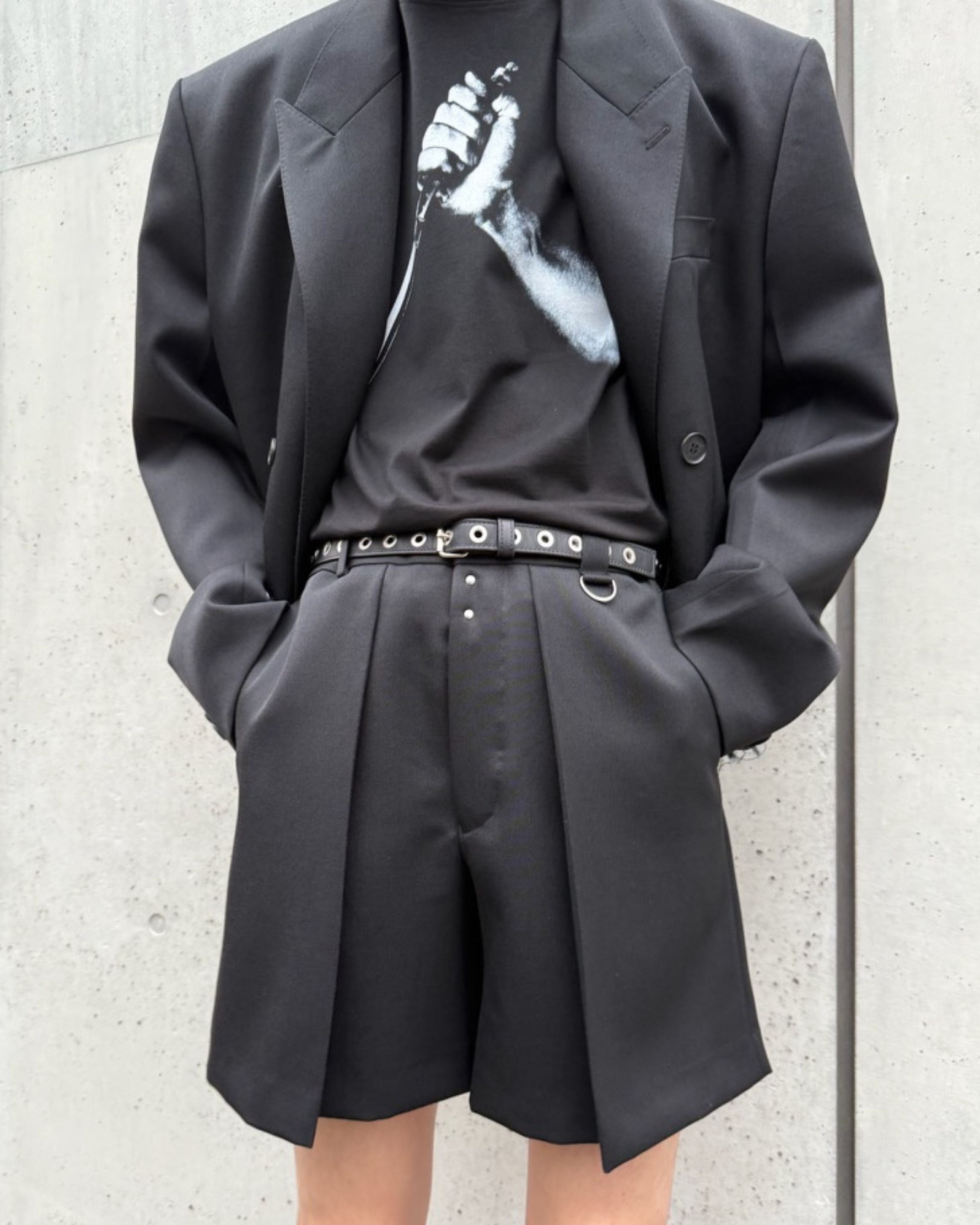 WOOL GABARDINE TUCKED WIDE SHORTS