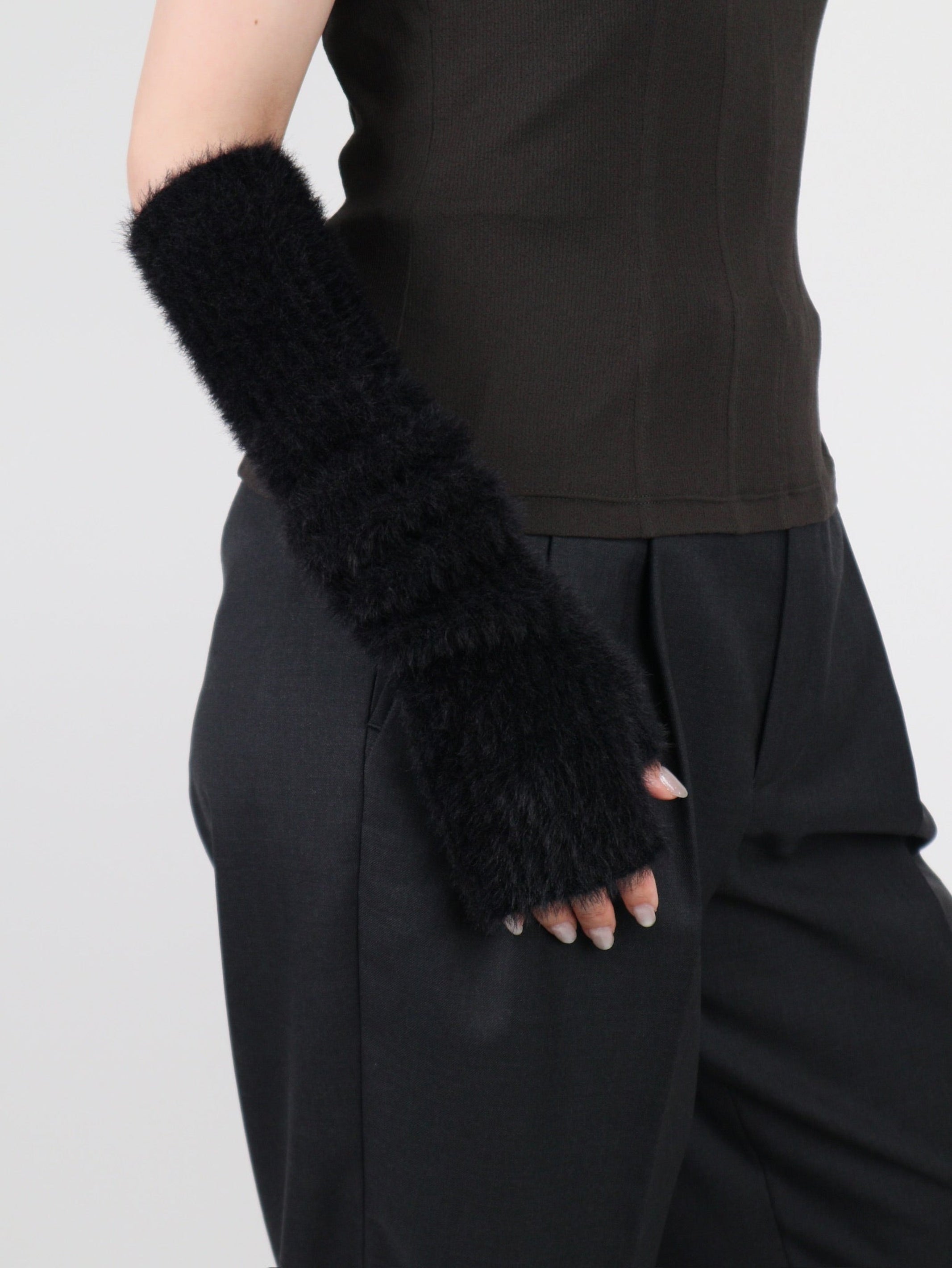 RIBBED SHAGGY FINGERLESS KNIT GLOVES