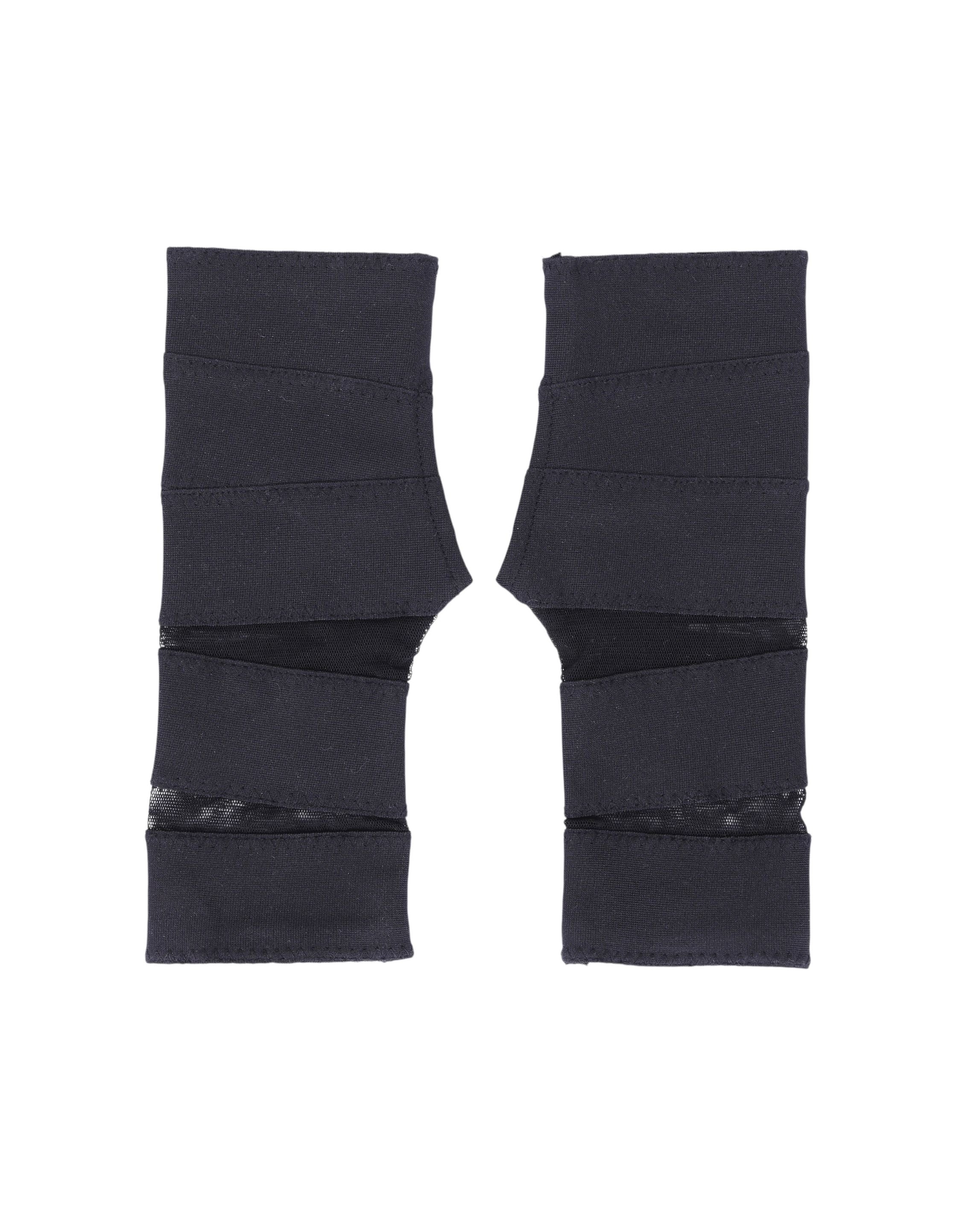 BANDAGED GLOVES