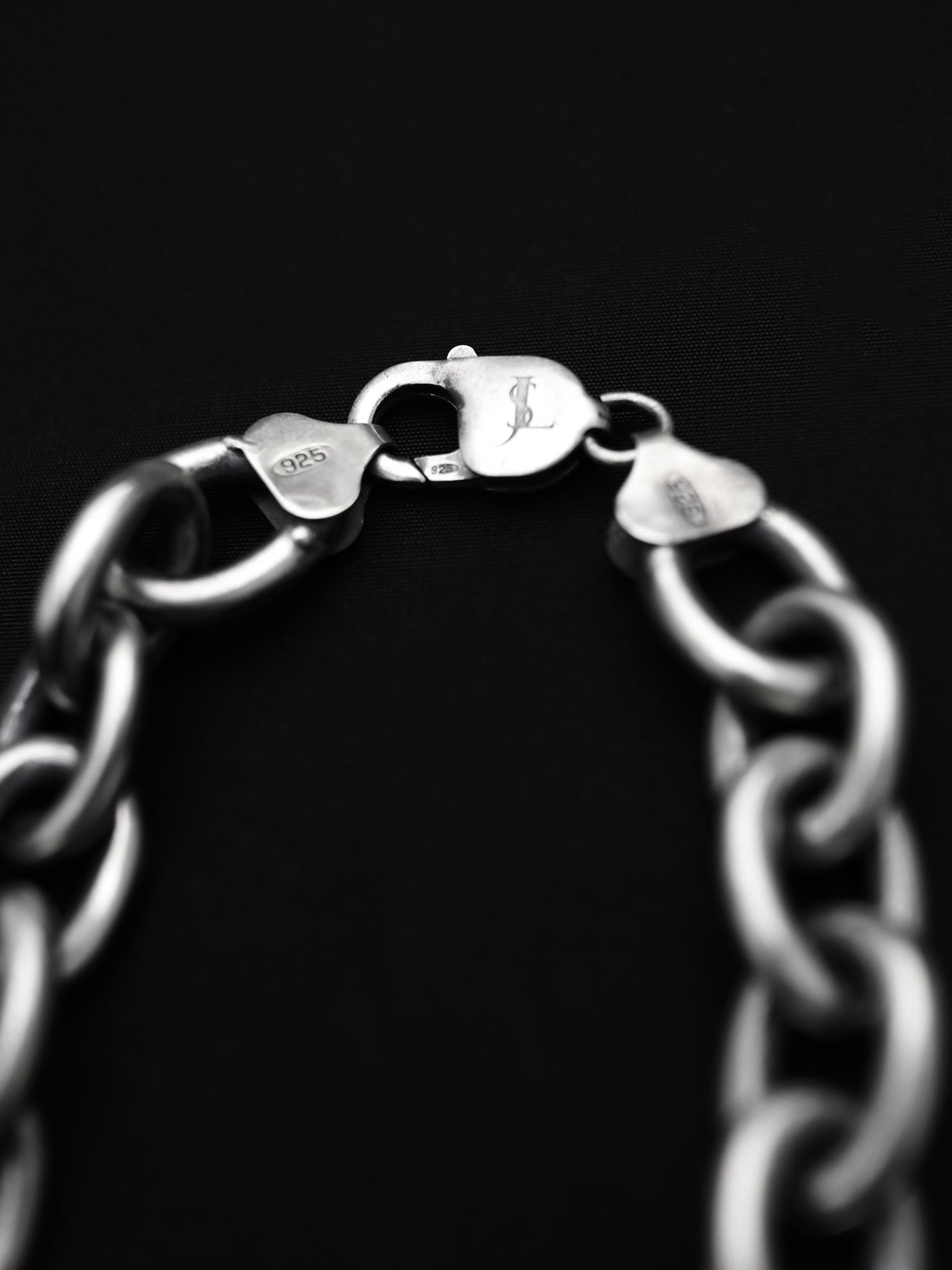 SINGLE OVAL LINK CHAIN NECKLACE