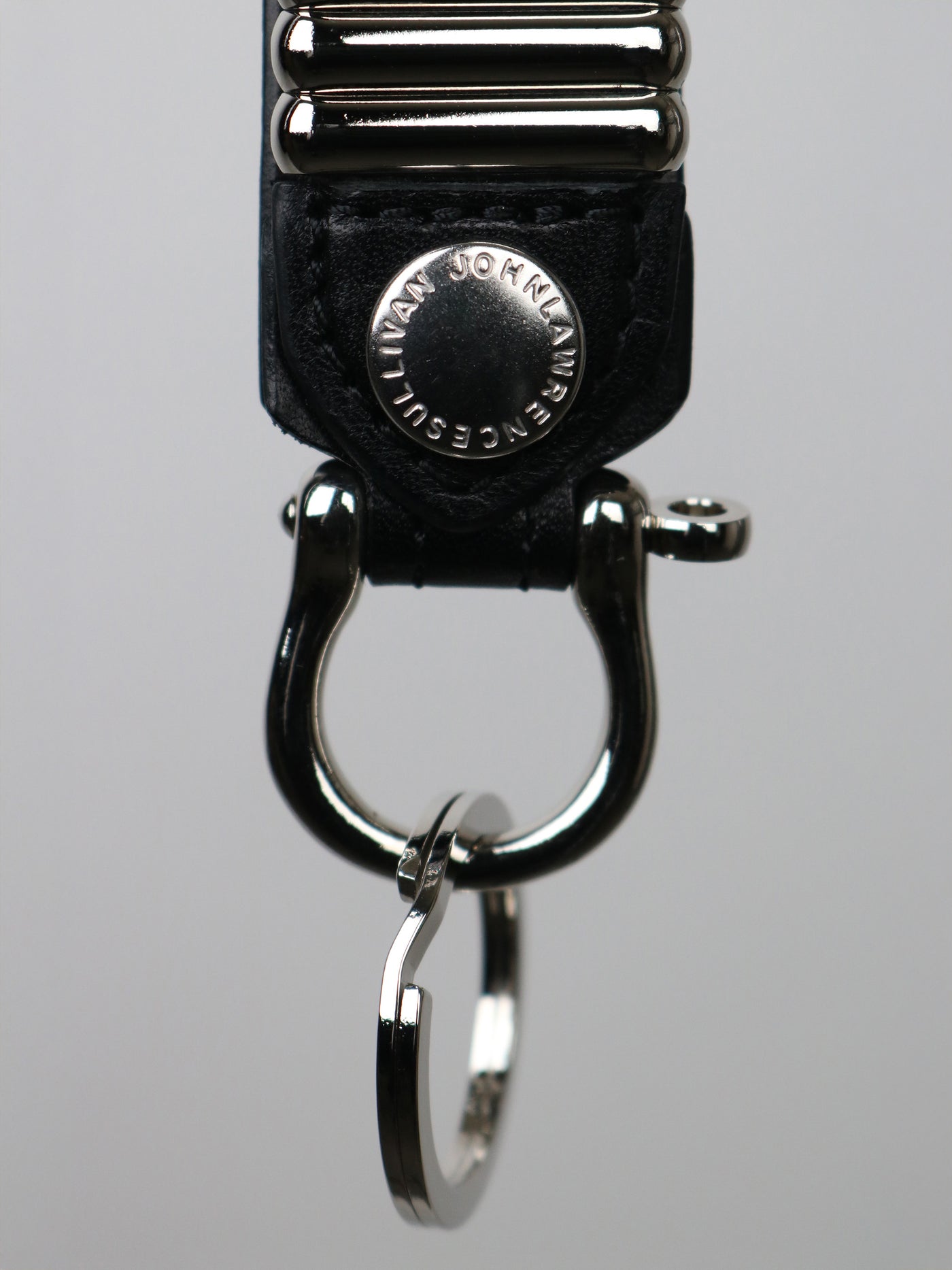 LEATHER KEY HOLDER WITH METAL PARTS