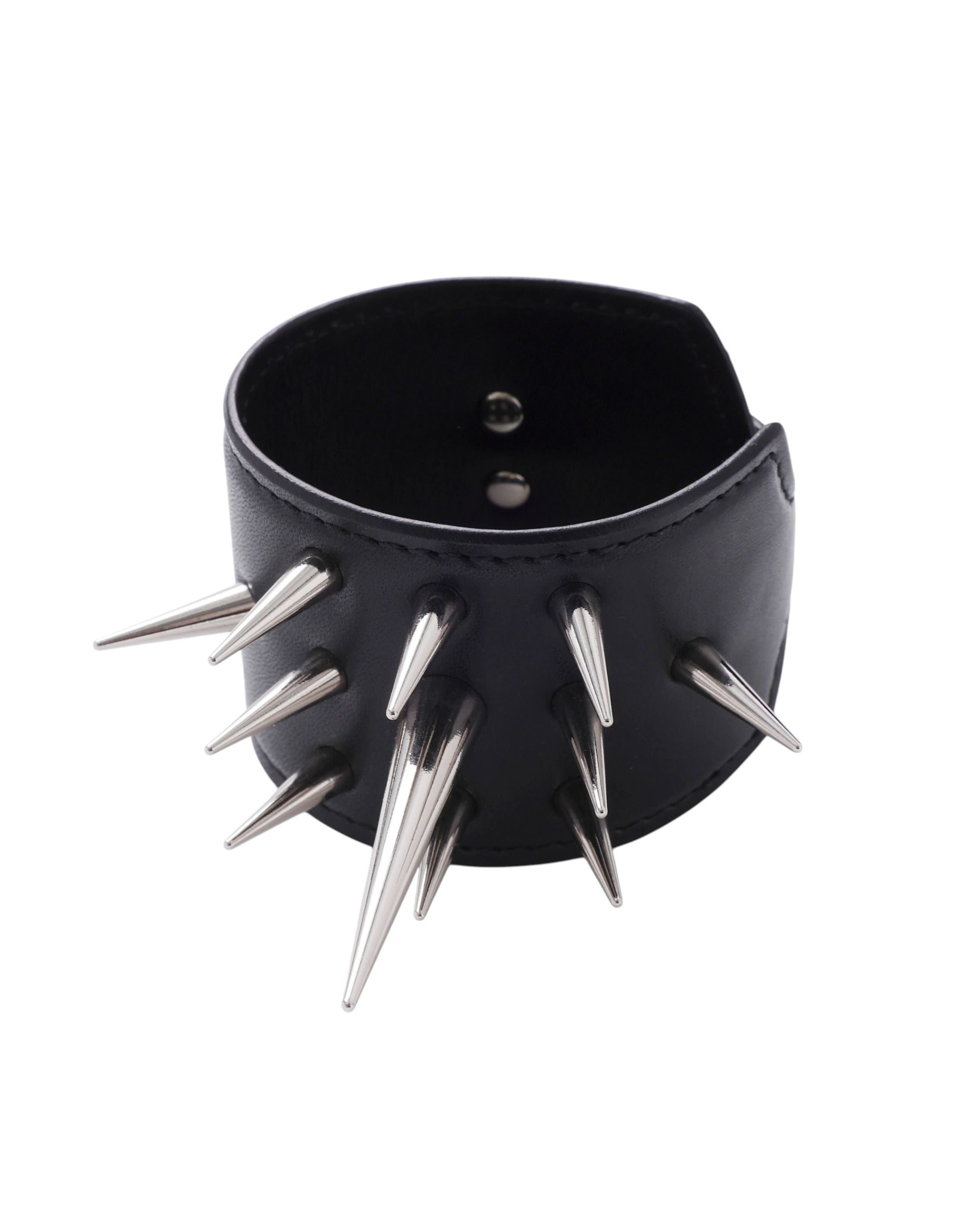 STUDDED LEATHER BANGLE