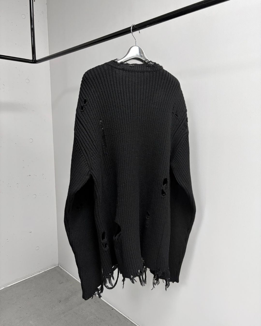 DAMAGED RIB KNIT SWEATER