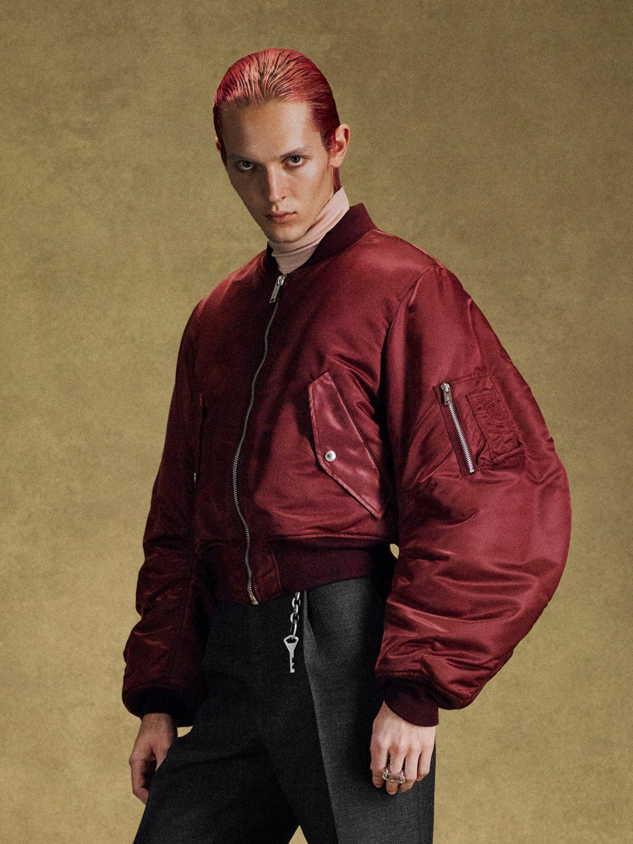 NYLON MASSIVE ROUNDED SLEEVE BOMBER JACKET