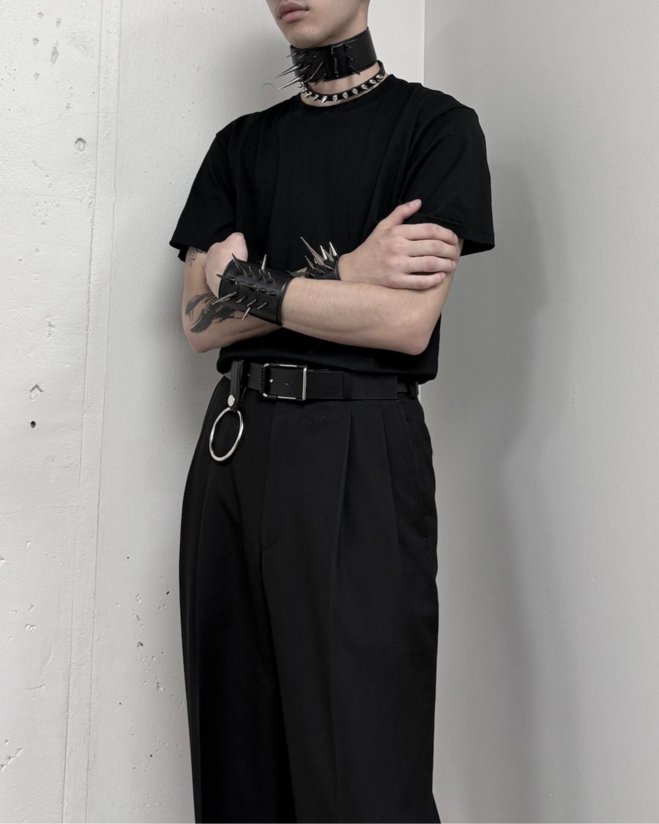 STUDDED LEATHER CHOKER