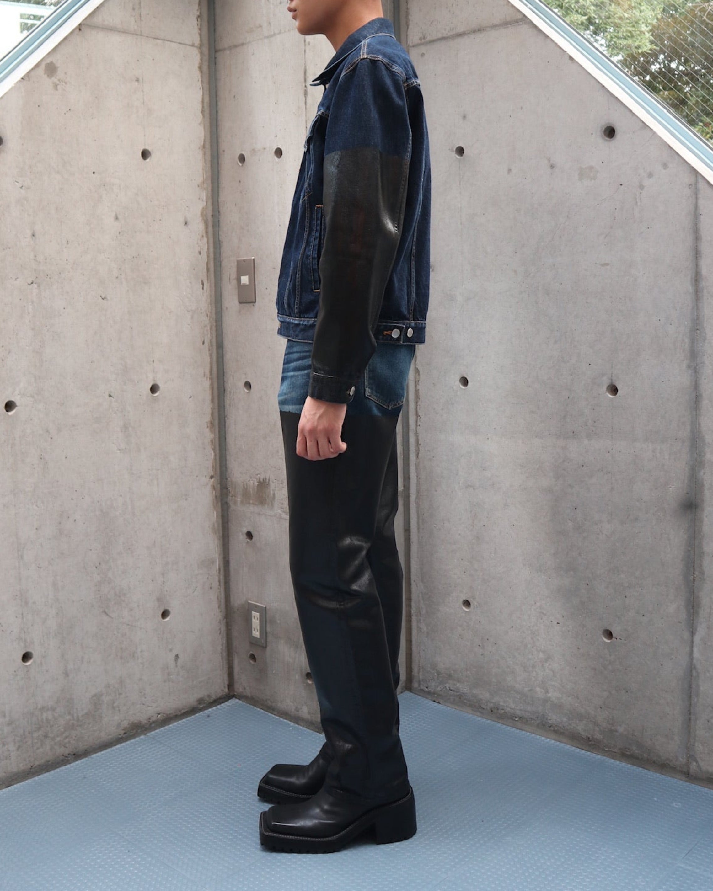 COATED SLEEVE DENIM JACKET