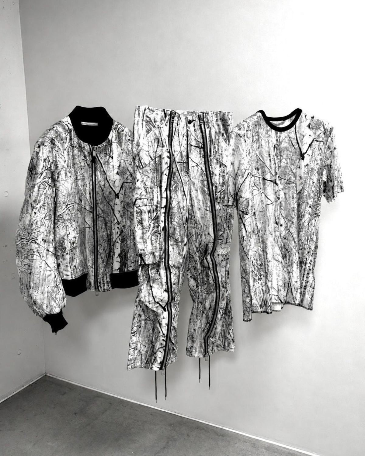 TREE CAMO ZIPPED CARGO PANTS