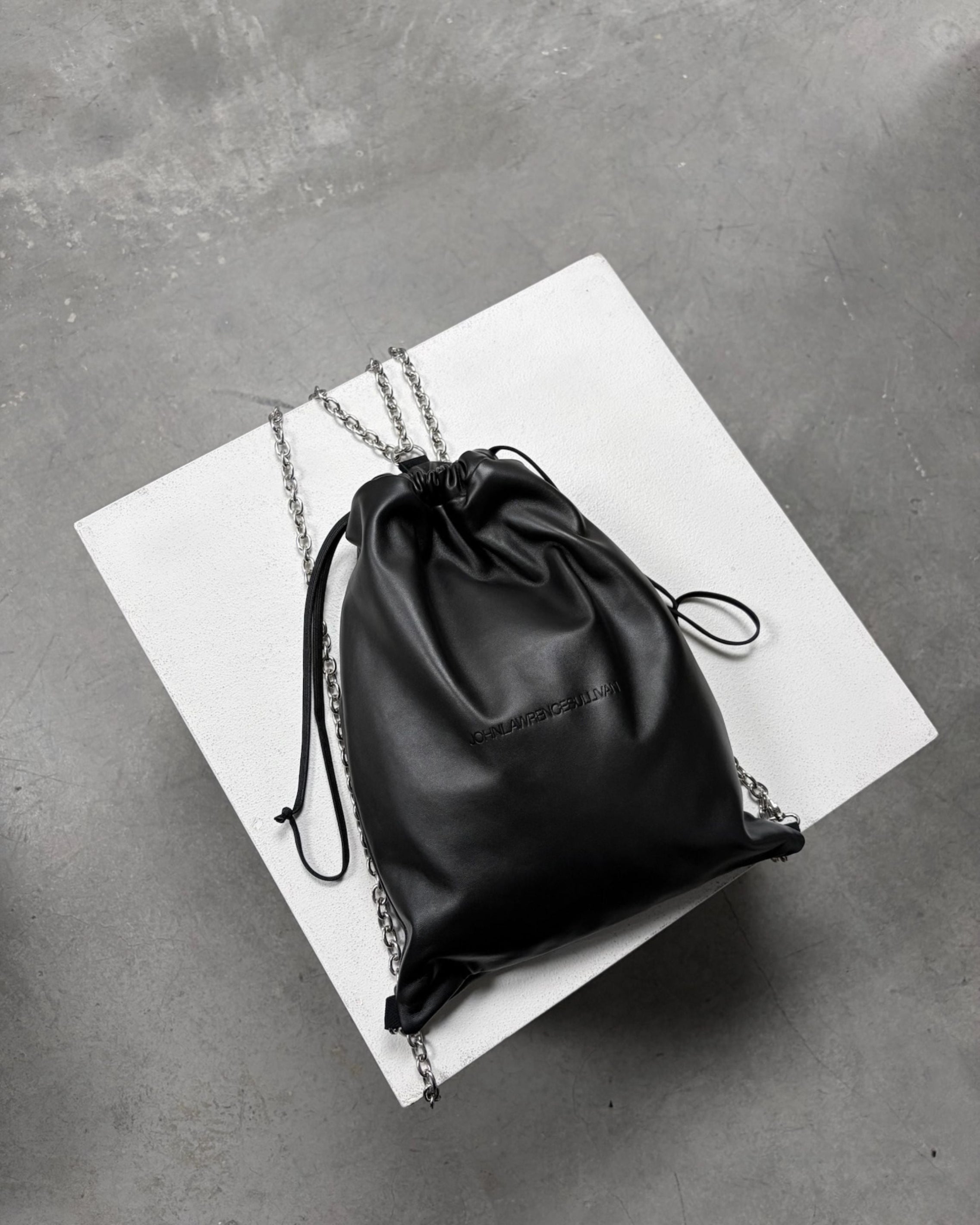 LEATHER NAPSAC