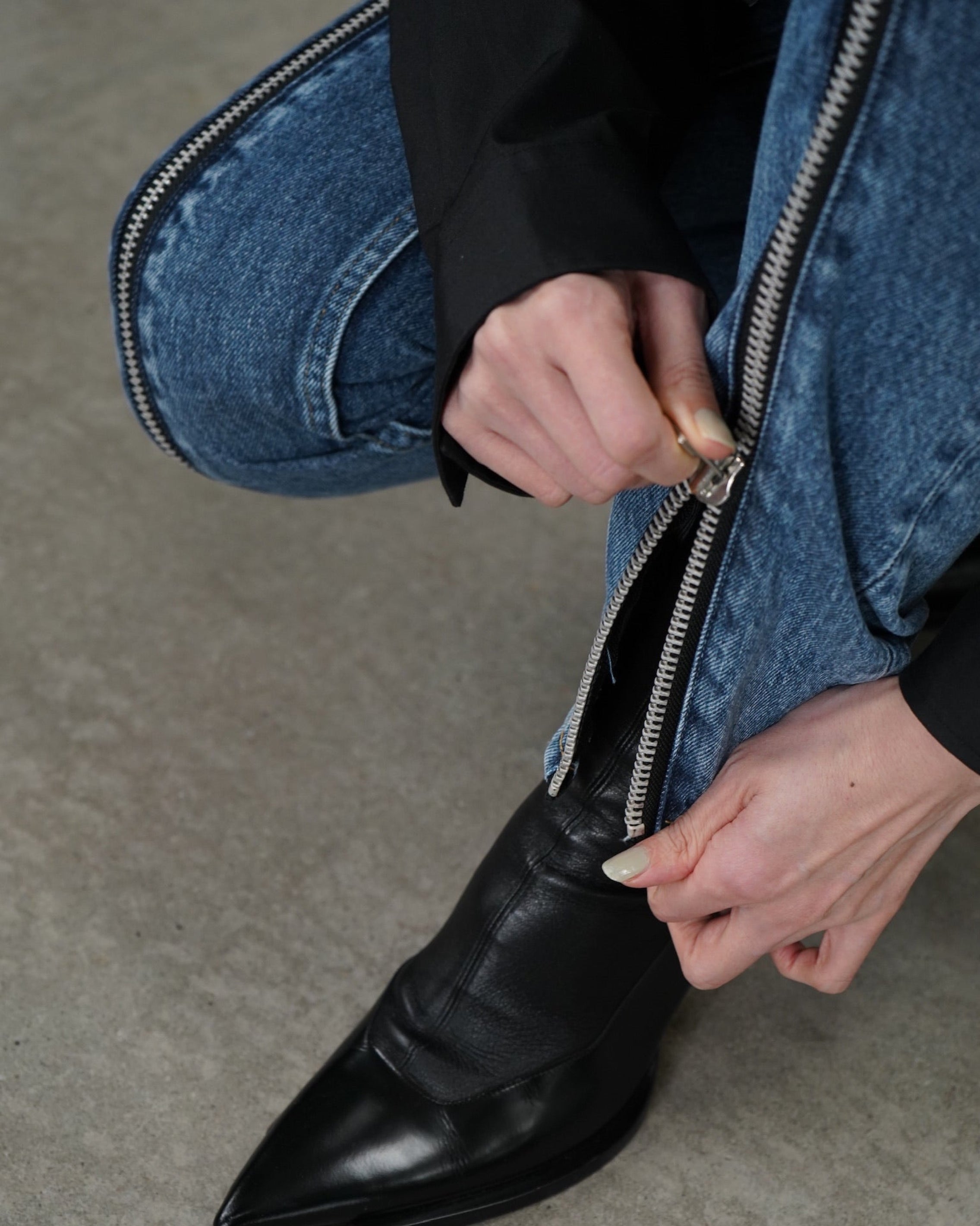 WASHED DENIM ZIP PANTS｜WOMENS