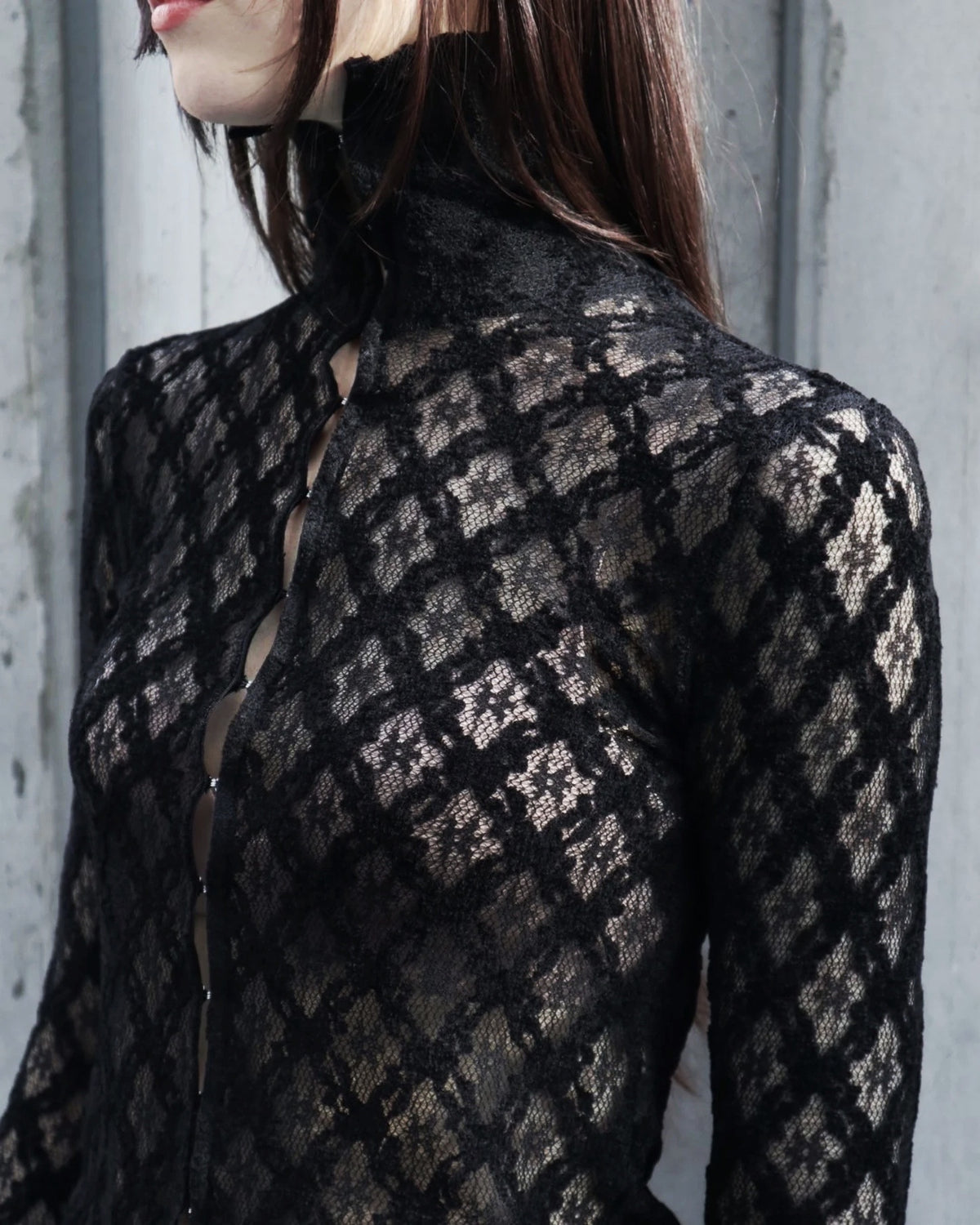 LACE HI NECK TOP