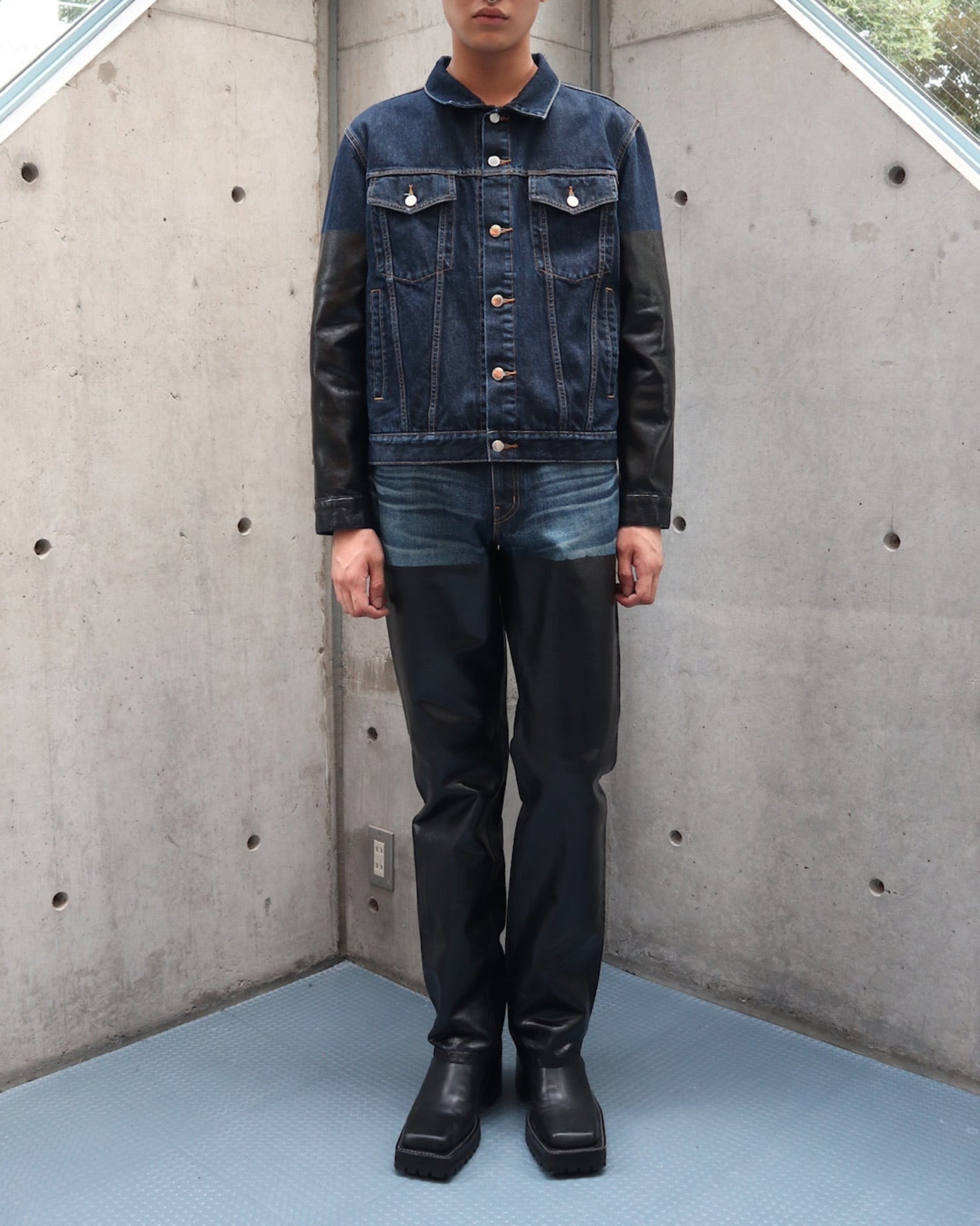 COATED SLEEVE DENIM JACKET