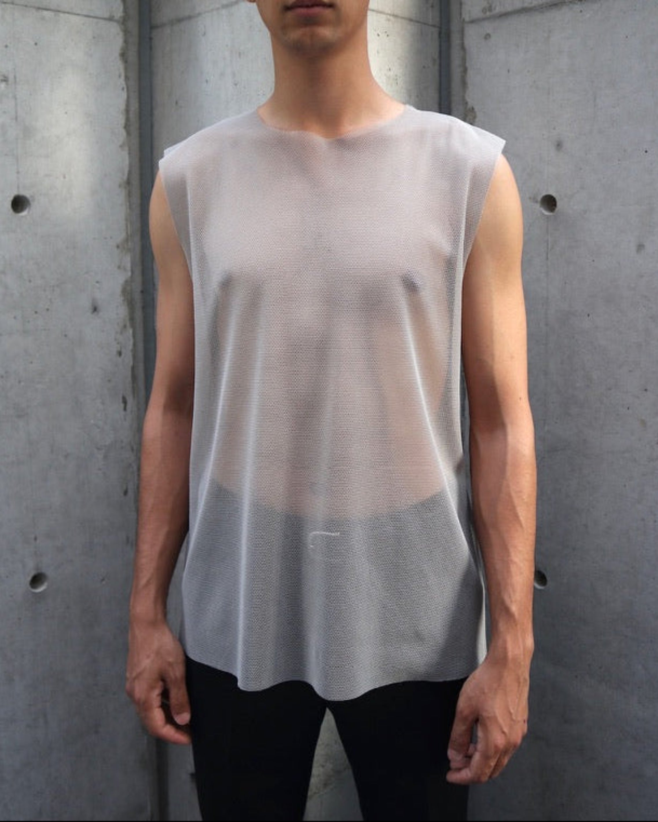 NET TULLE SLEEVELESS TOP
